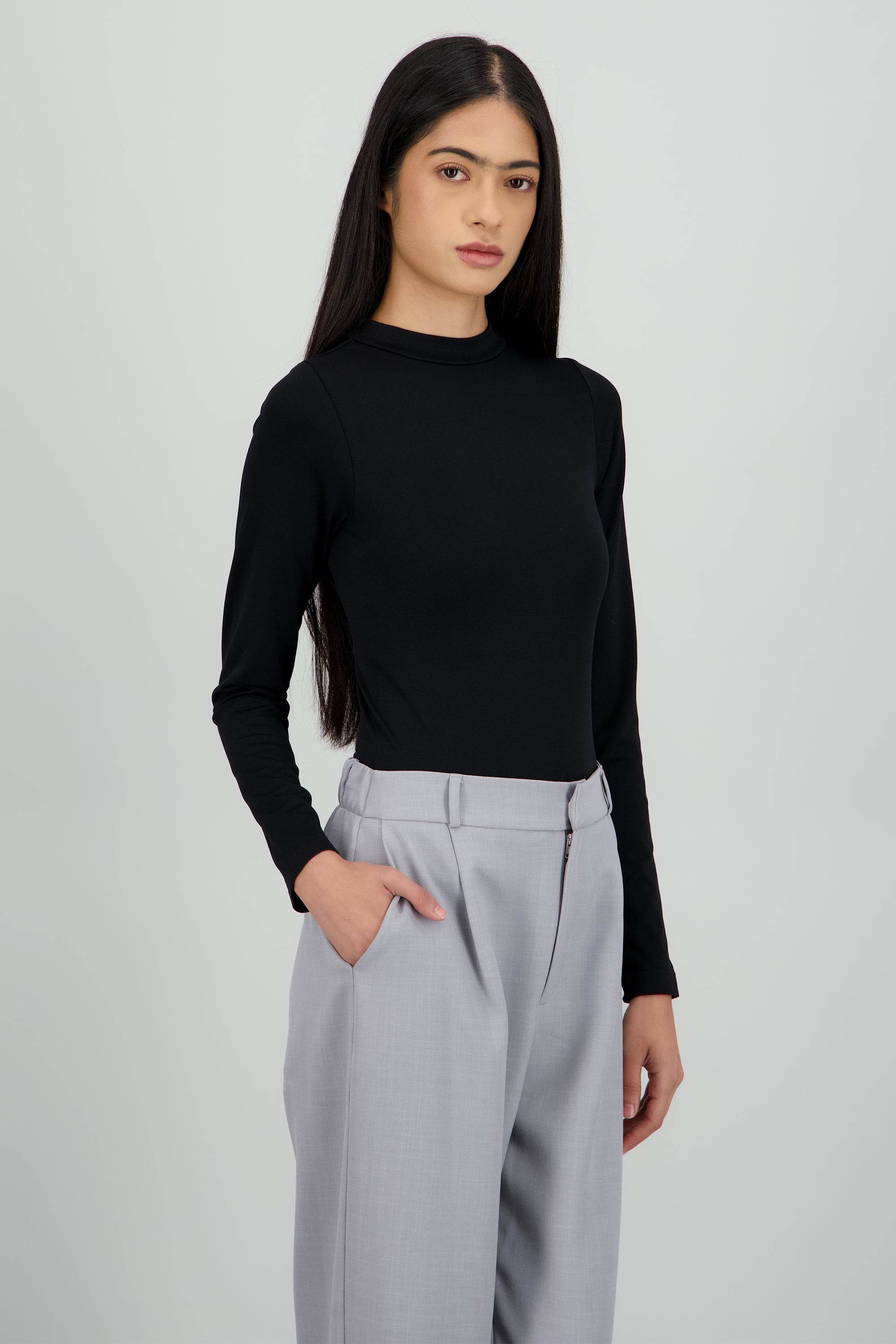 Bodysuit cuello alto manga larga liso NEGRO