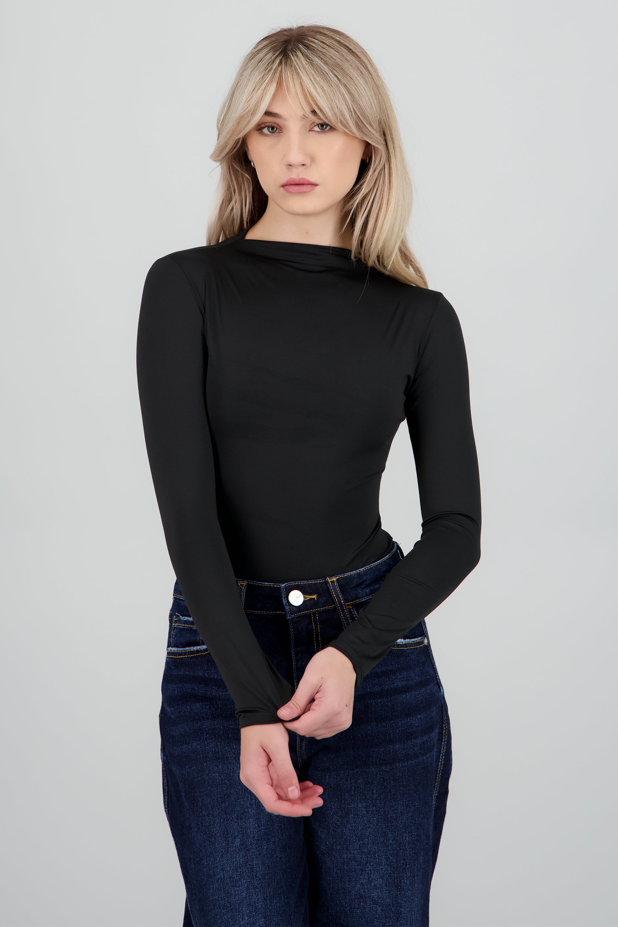 Bodysuit cuello alto recto NEGRO