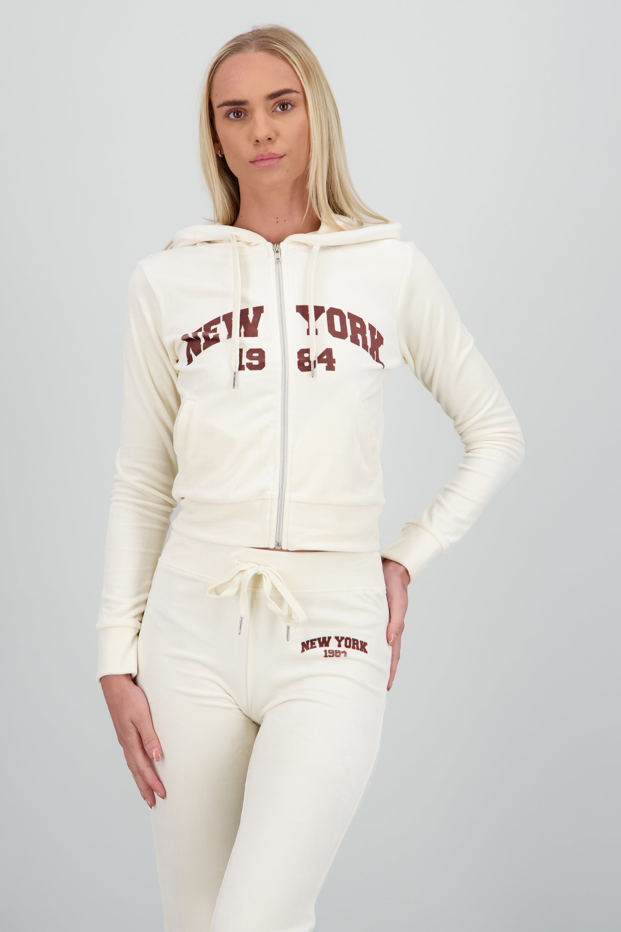 Sudadera velvet New York CREMA