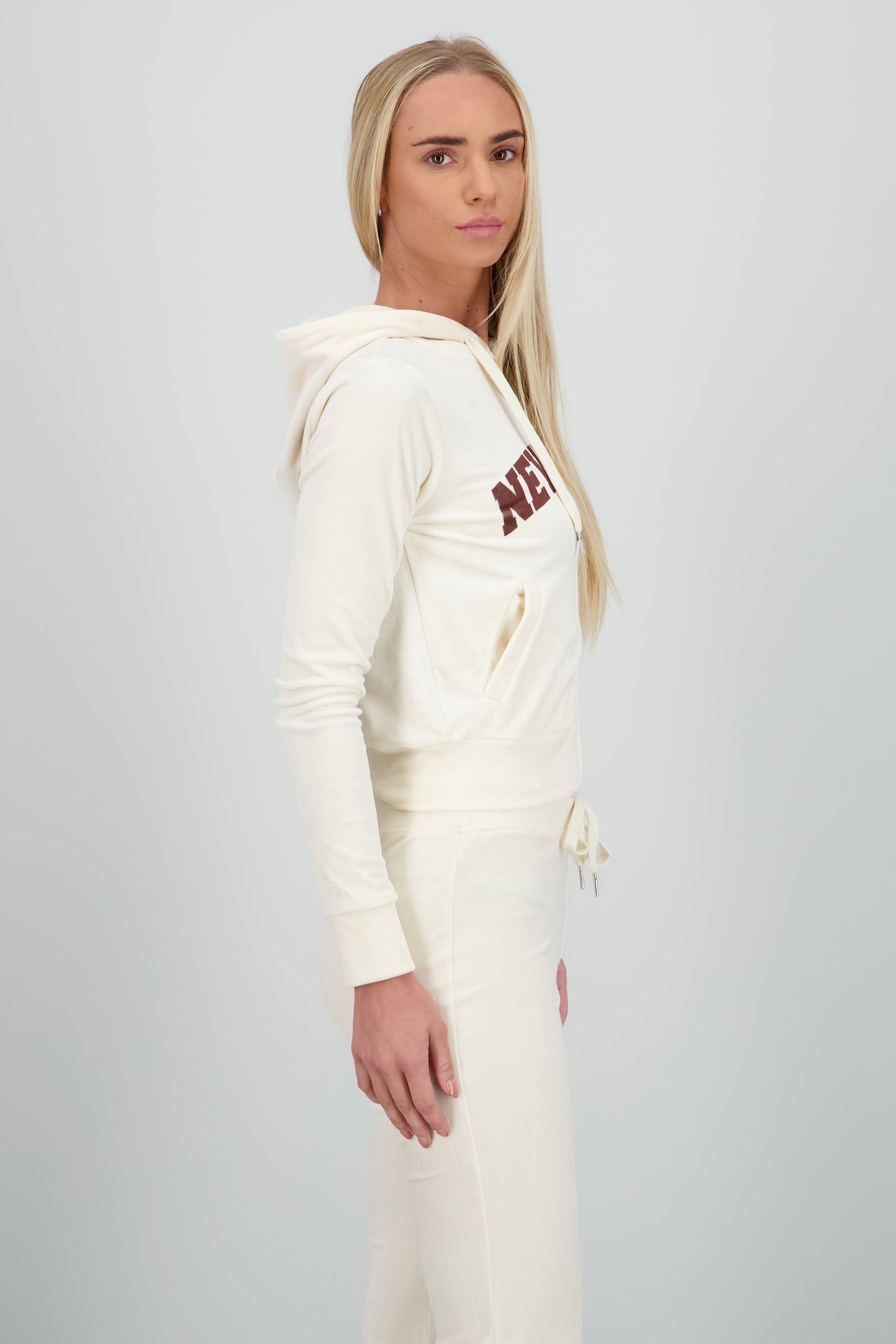 Sudadera velvet New York CREMA