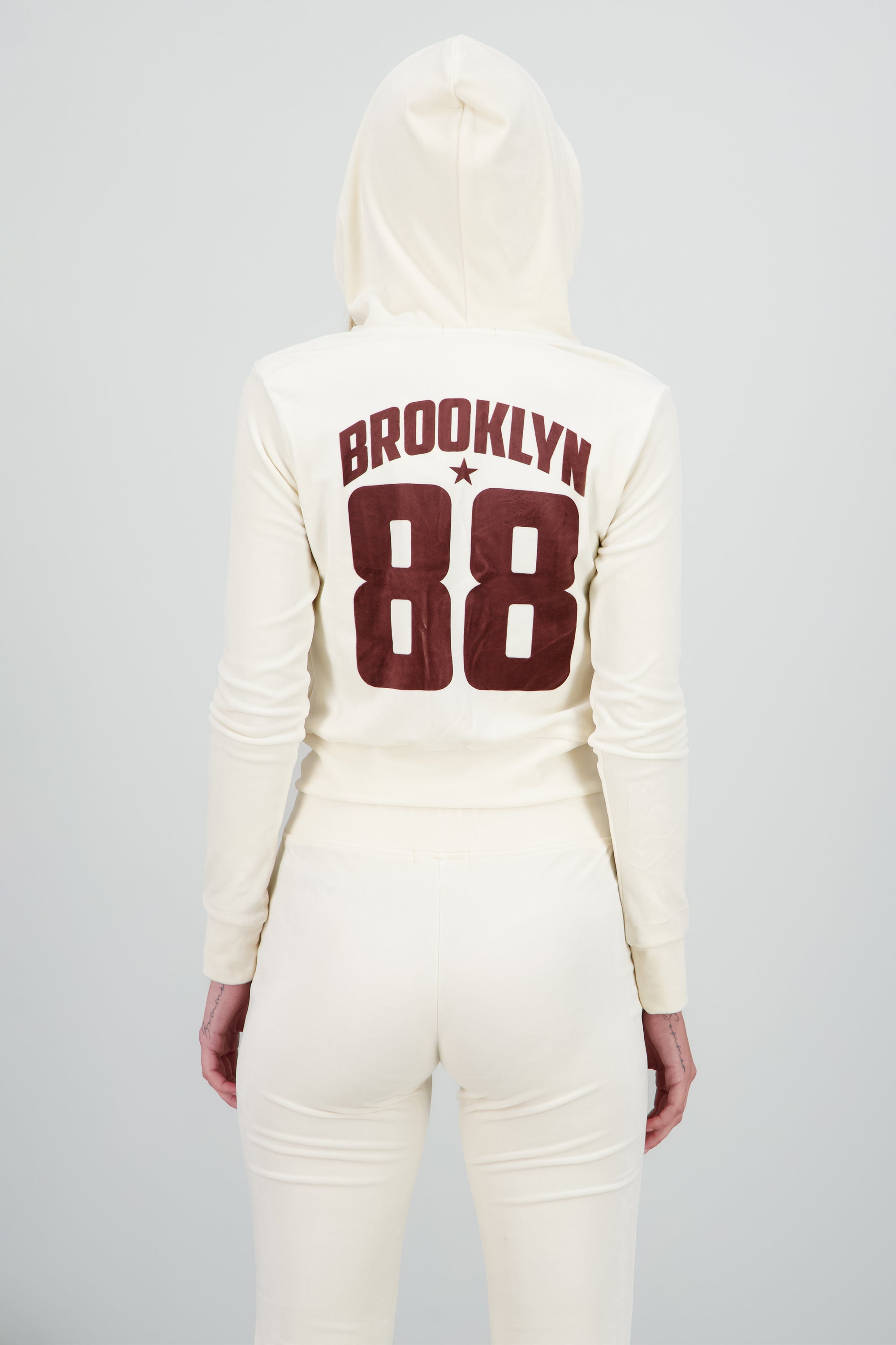 Sudadera velvet New York CREMA