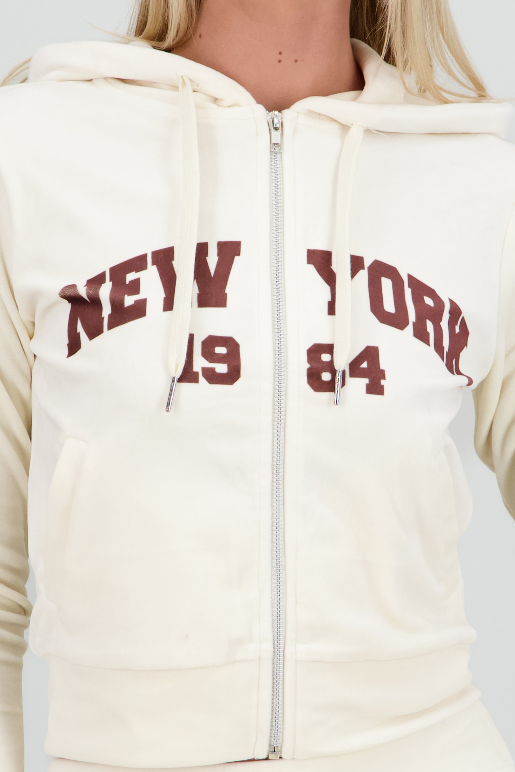 Sudadera velvet New York CREMA