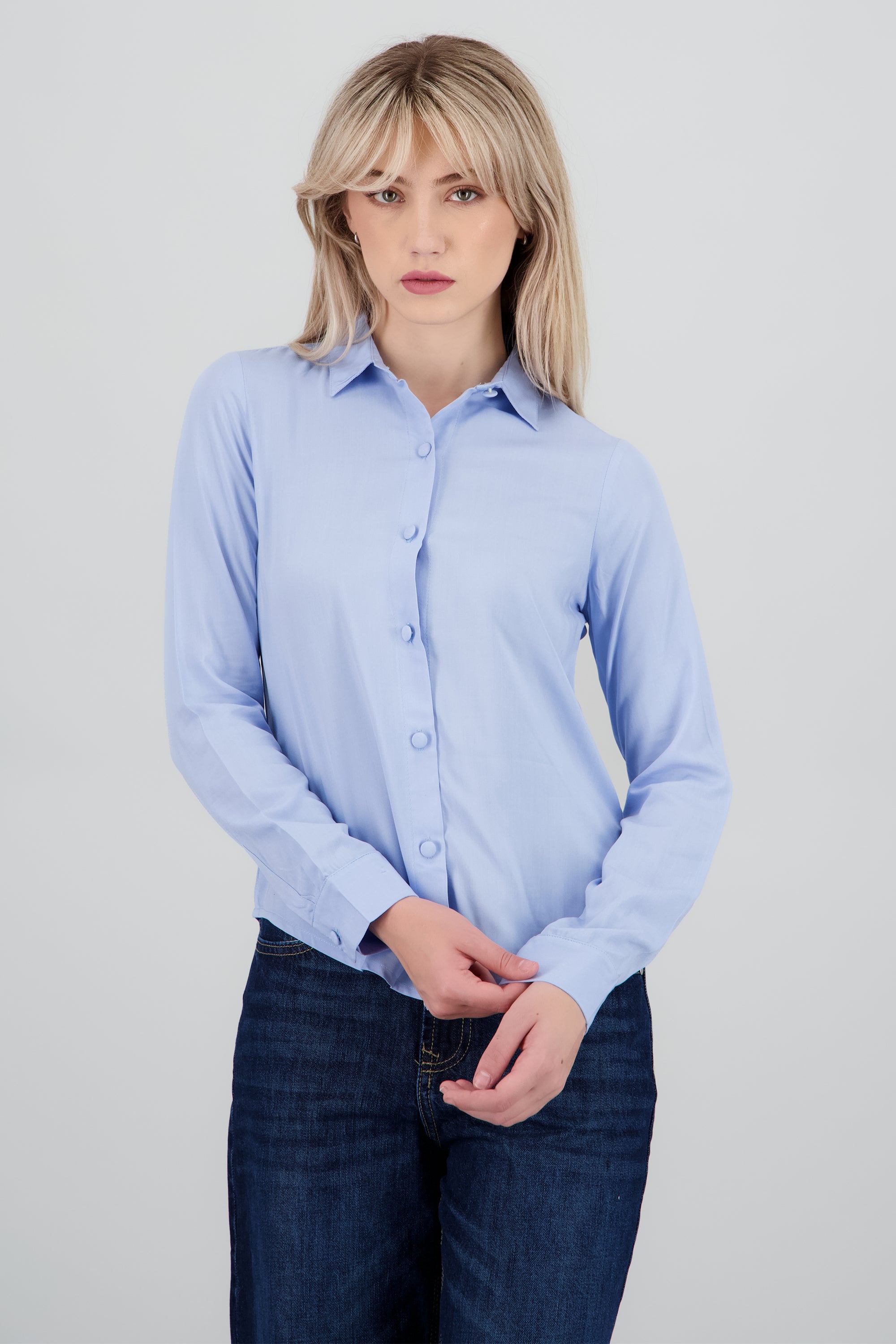 Camisa manga larga detalle botones AZUL CIELO