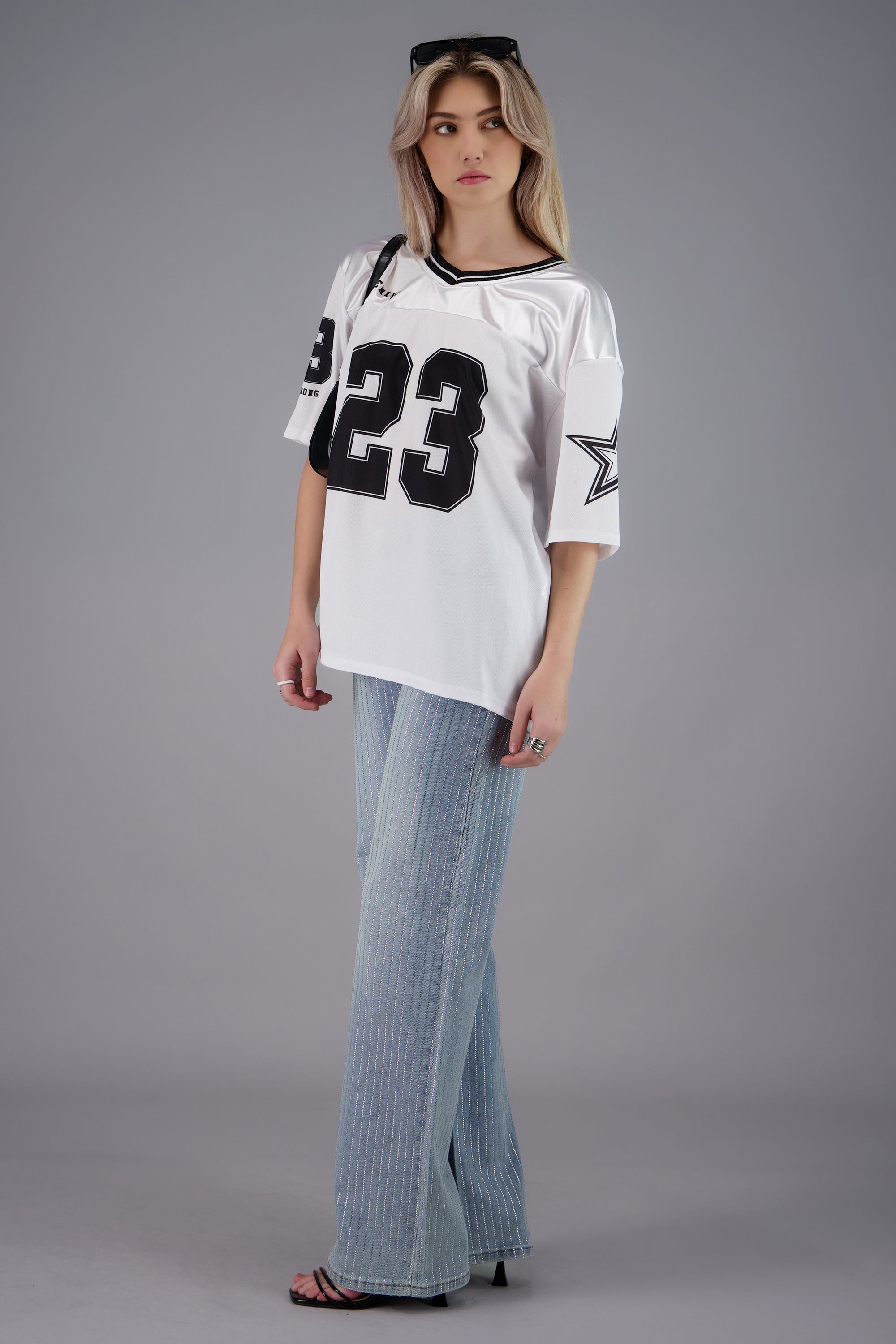 Playera oversize estampado numero BLANCO COMBO