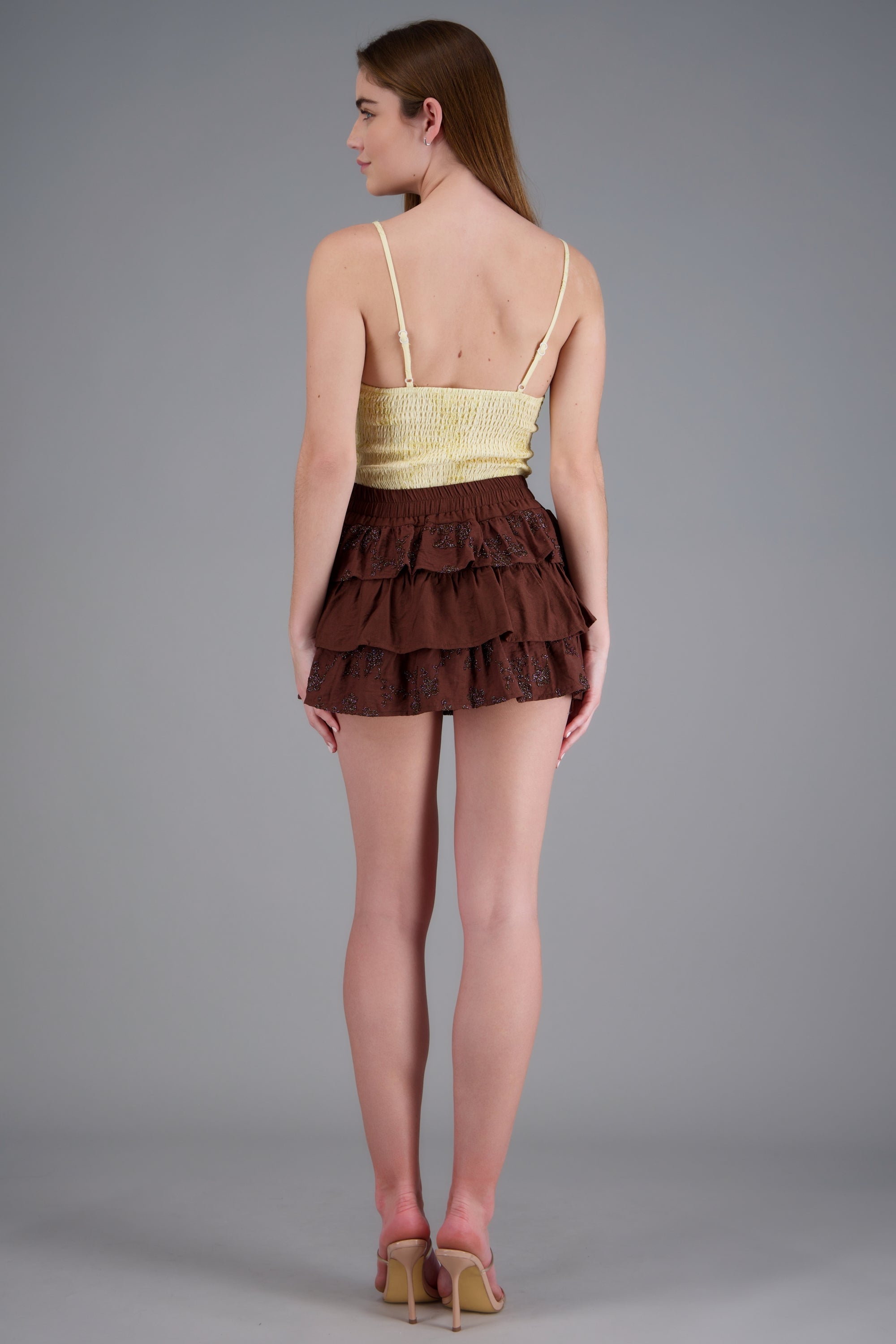 Falda 3 olanes detalle bordado CHOCOLATE