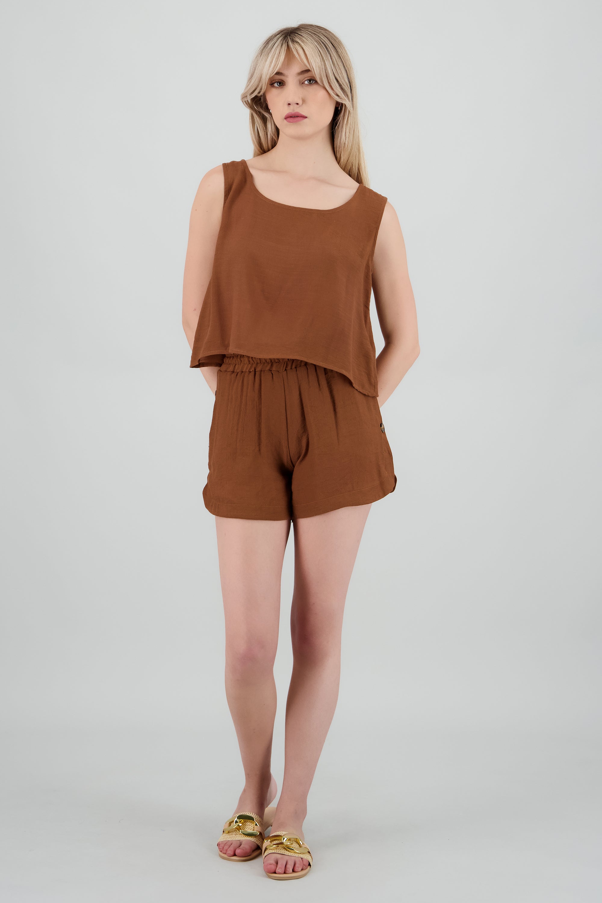 Short resorte botones costados CAFE