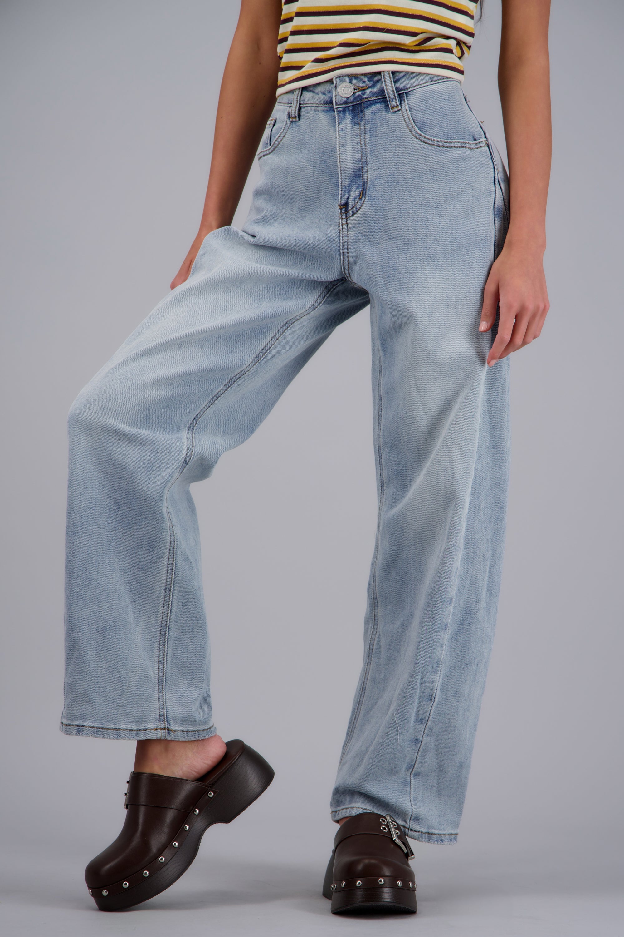 Zueco mula estoperoles hebilla CHOCOLATE