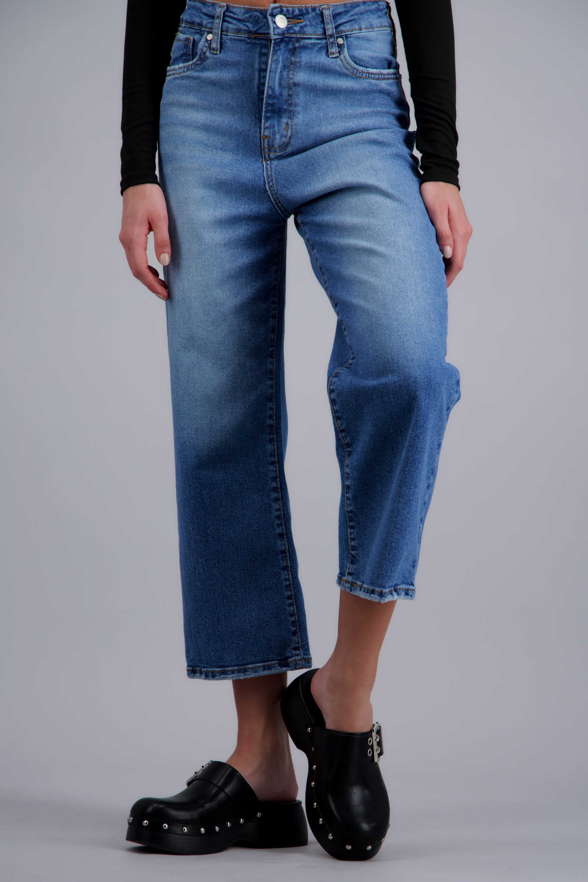 Zueco mula estoperoles hebilla NEGRO