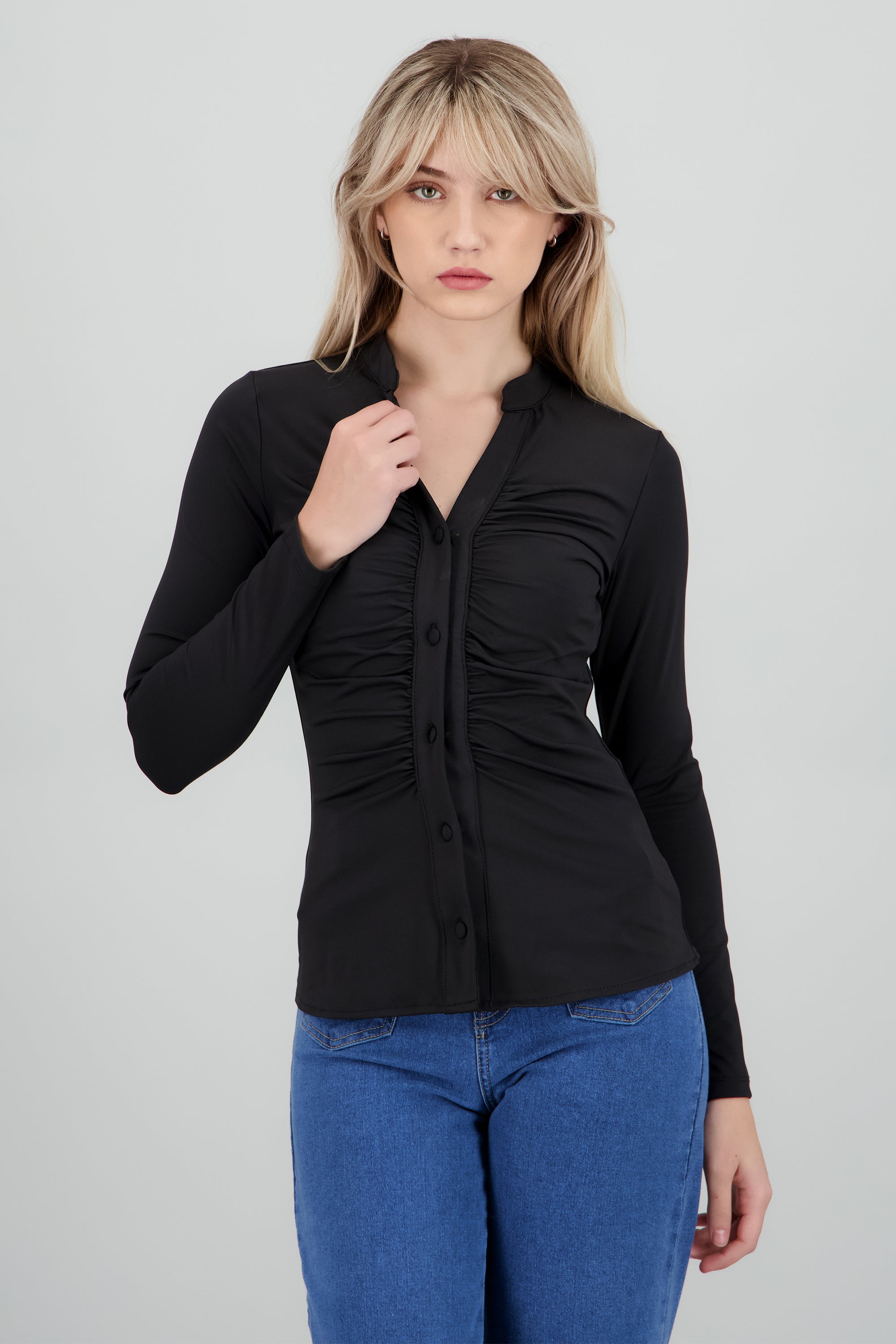 Blusa manga larga frunce botonadura NEGRO
