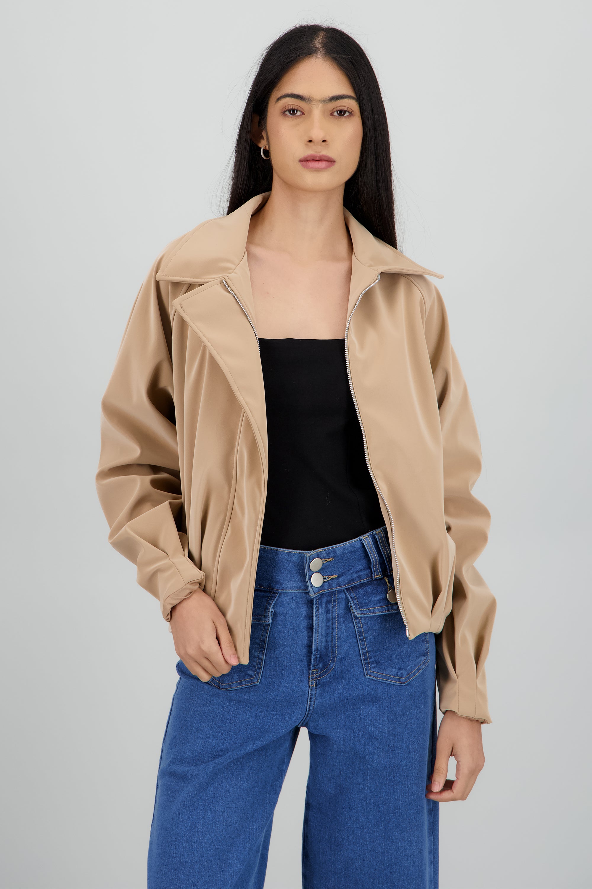 Chamarra bomber con cortes tacto peach ARENA