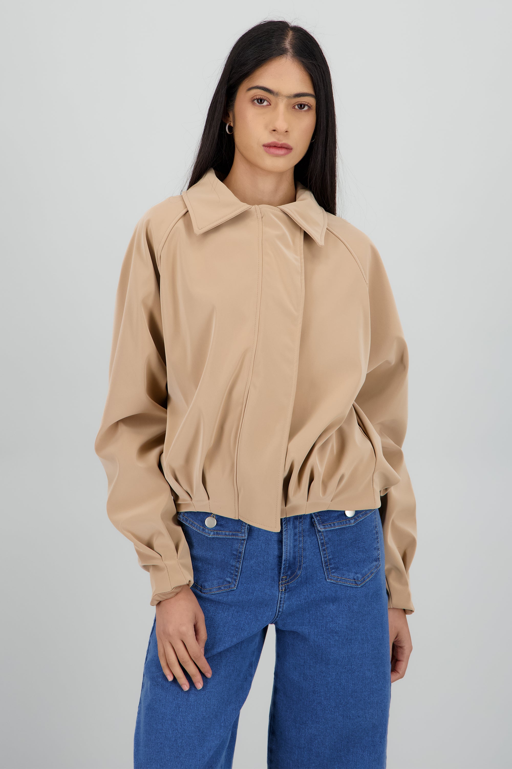 Chamarra bomber con cortes tacto peach ARENA