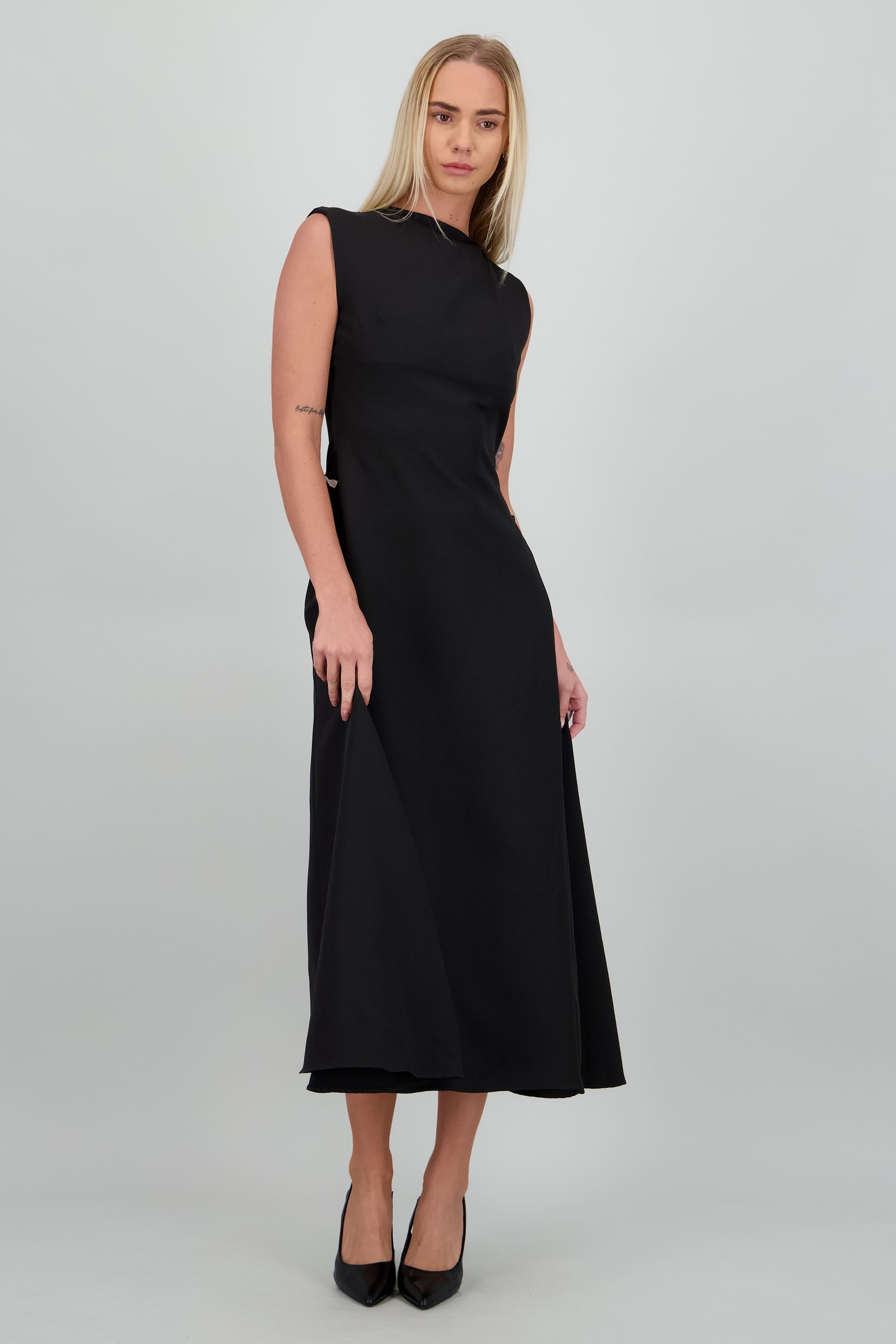 Vestido maxi sin mangas detalle broches de brillos NEGRO