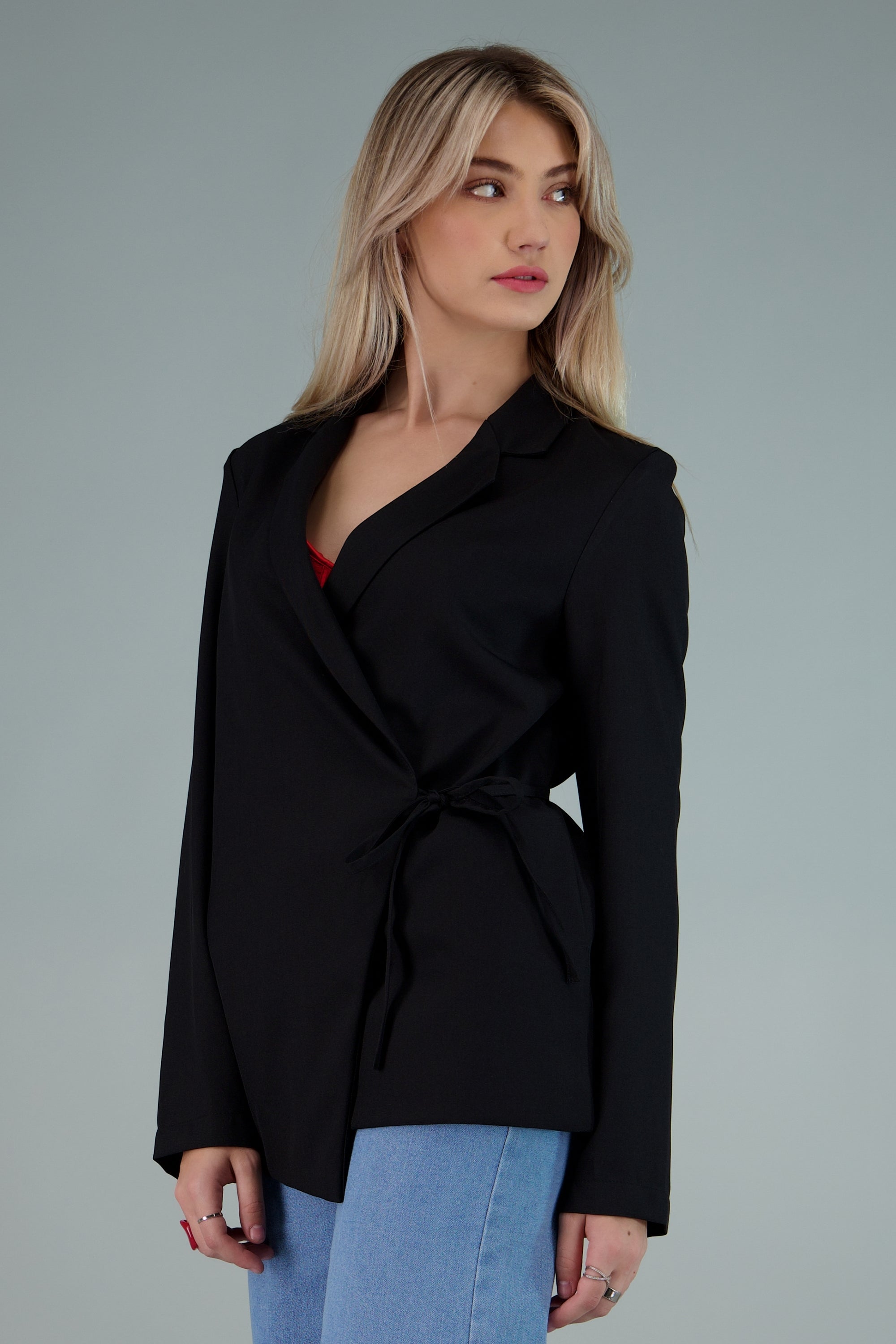 Blazer manga larga detalle moño NEGRO