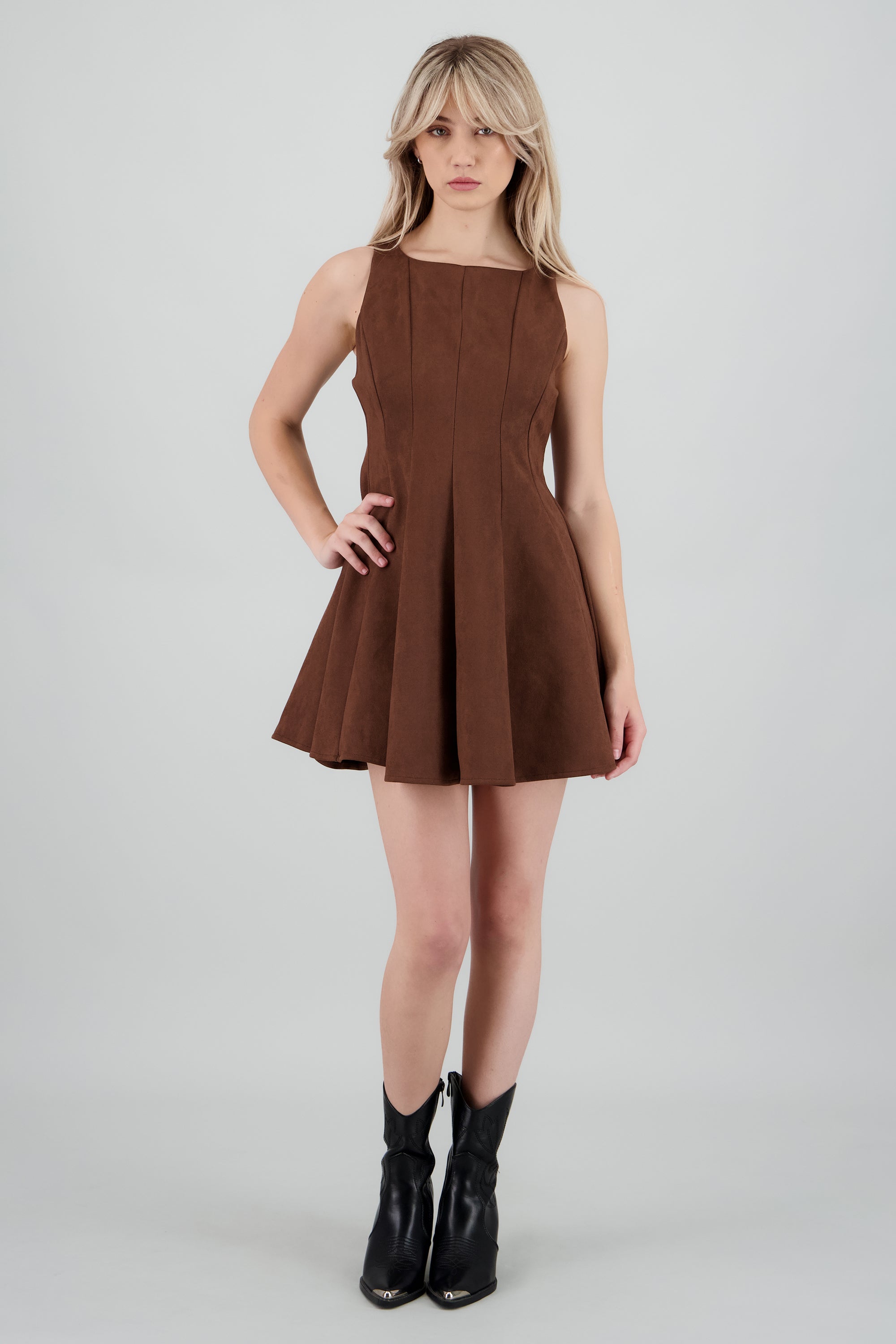 Vestido corto de suede con cortes CHOCOLATE