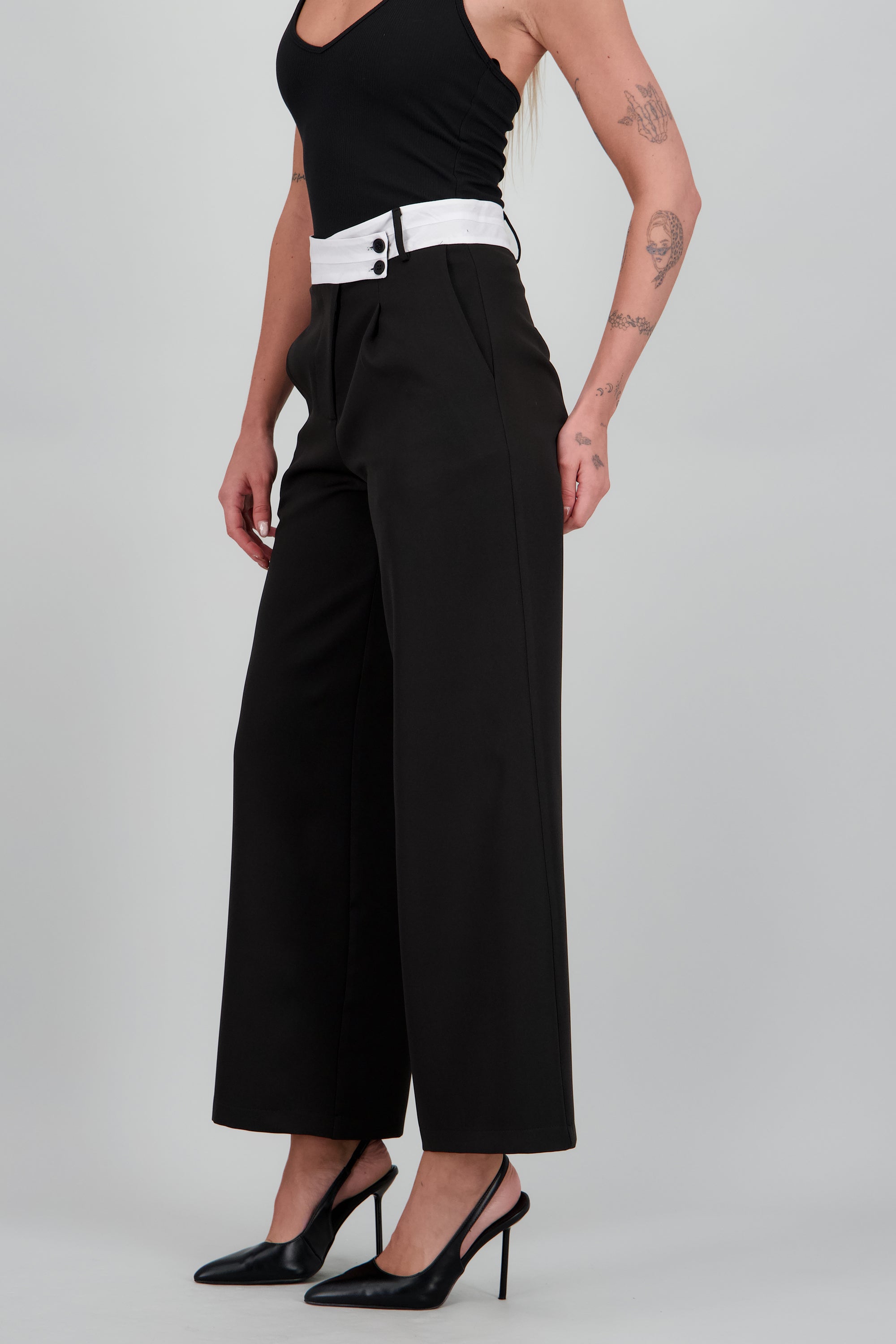Pantalon amplio detalle pretina NEGRO COMBO