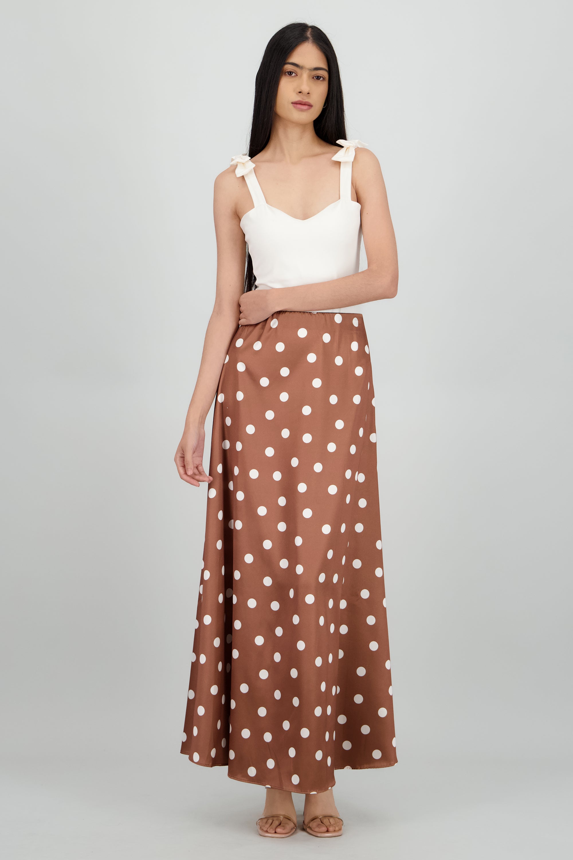 Falda maxi satinada polka dots CAFE COMBO