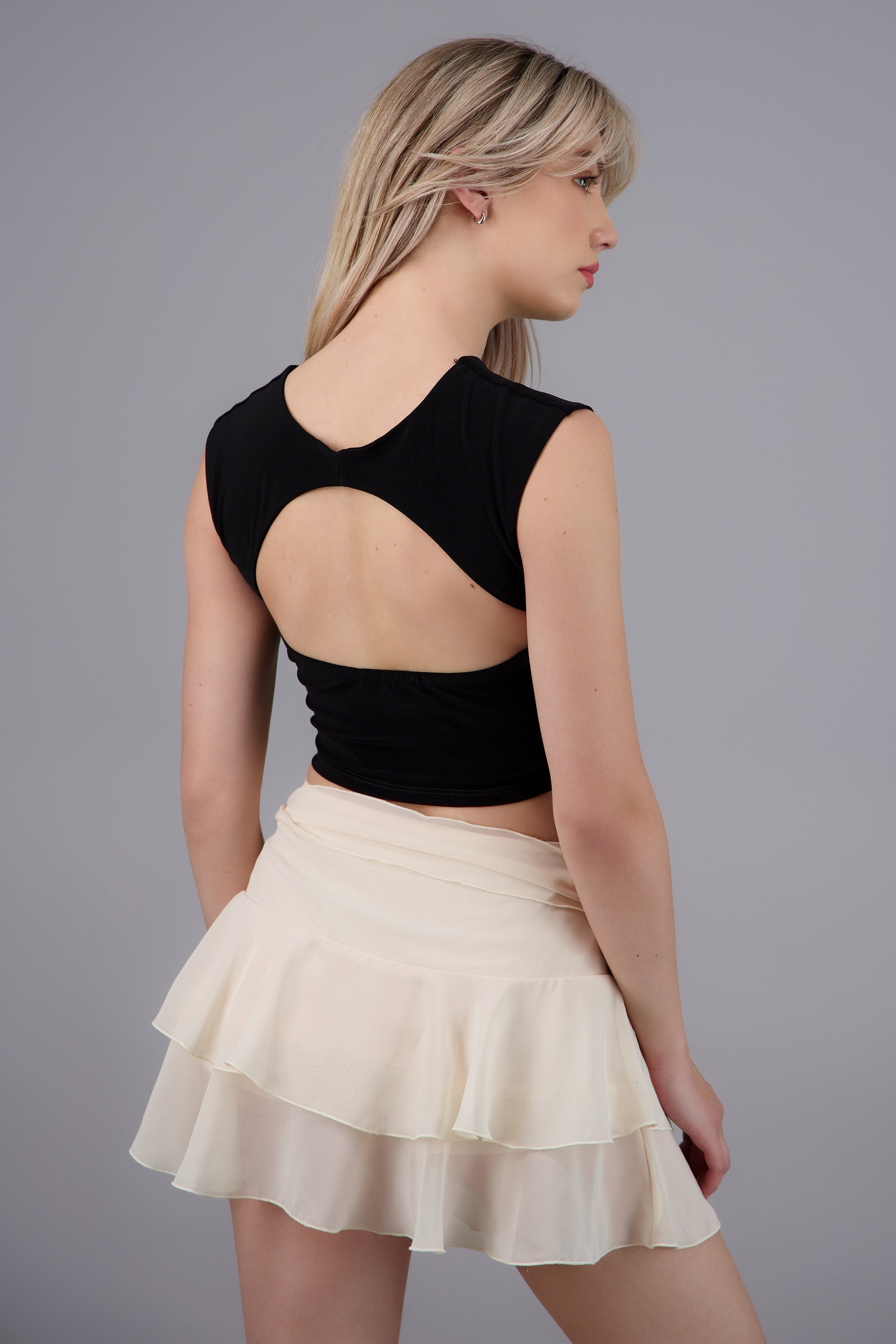 Top plisado detalle escote espalda NEGRO