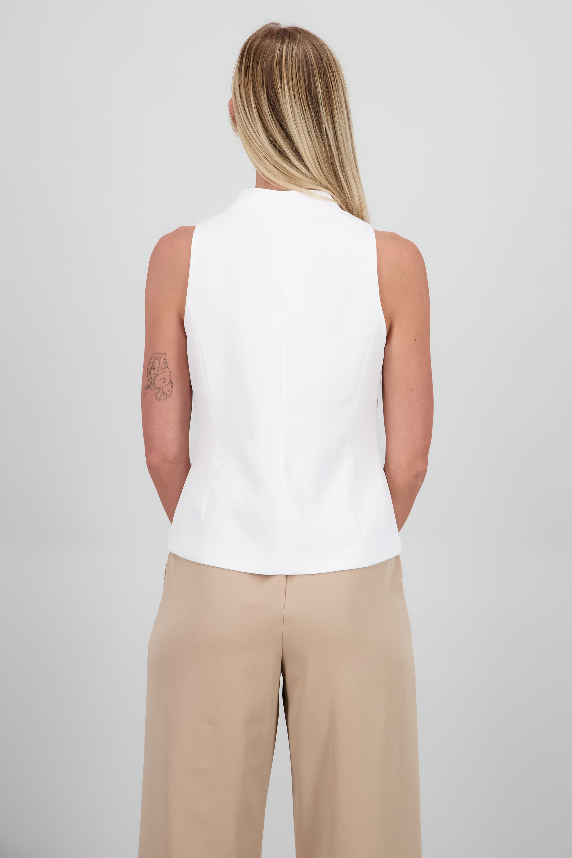 Chaleco escote v detalle botones BLANCO