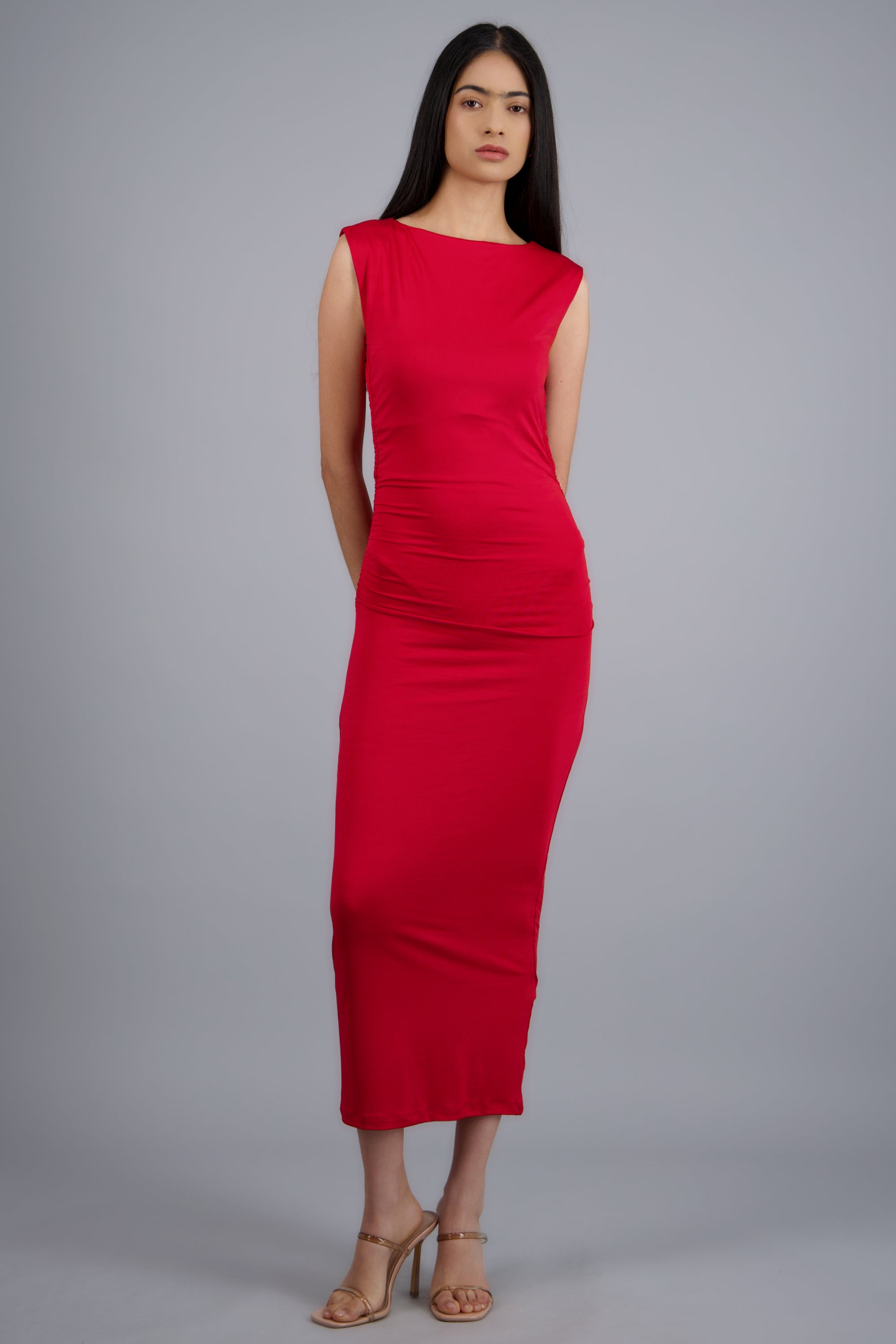 Vestido midi drapeado sin manga ROJO
