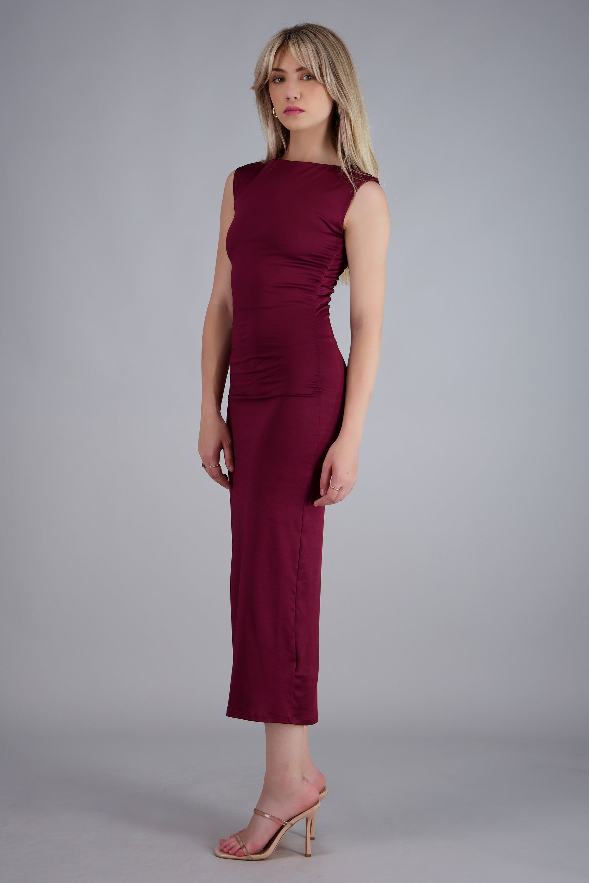 Vestido midi drapeado sin manga VINO