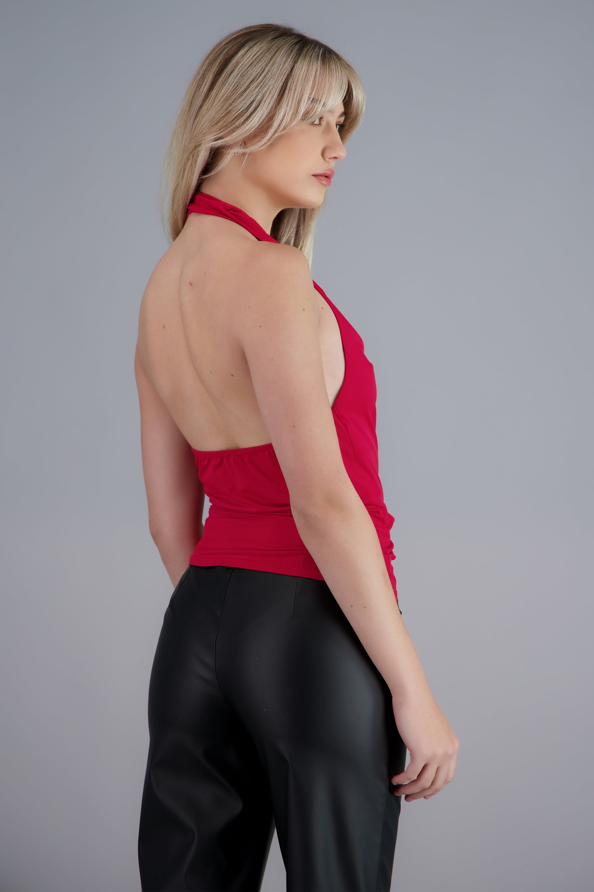 Top halter cuello cascada detalle accesorio ROJO