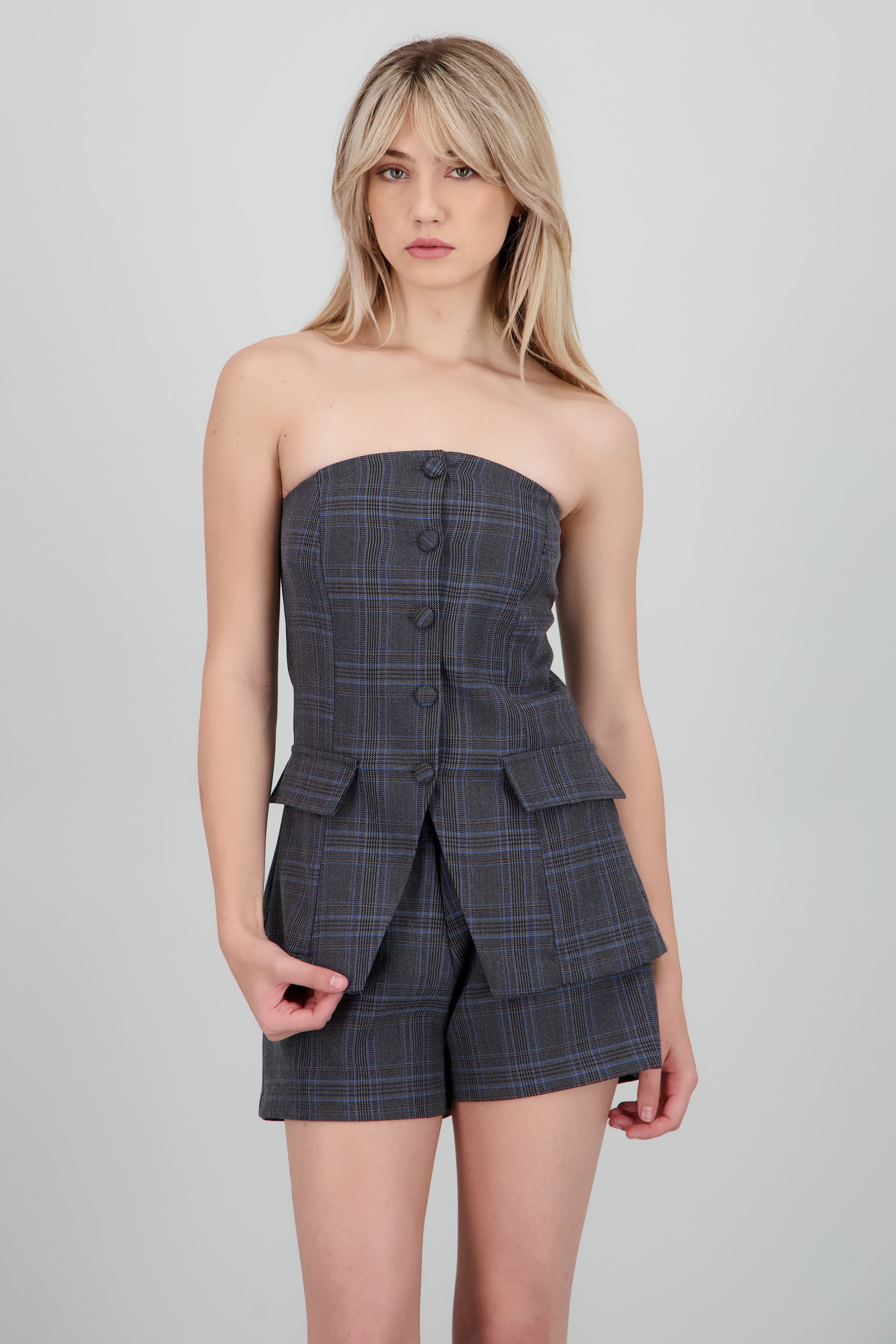 Top strapless estampado cuadros GRIS COMBO