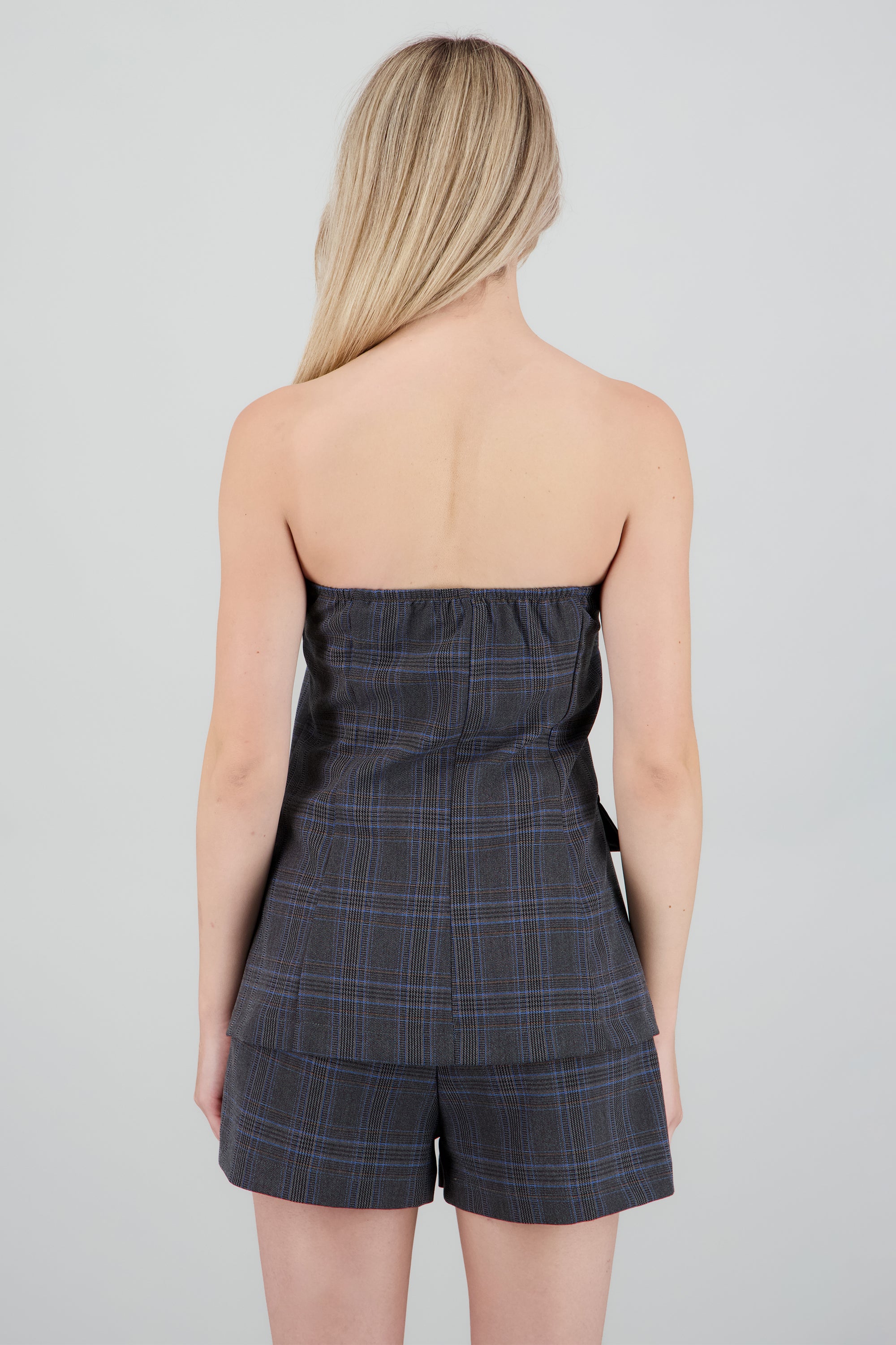 Top strapless estampado cuadros GRIS COMBO