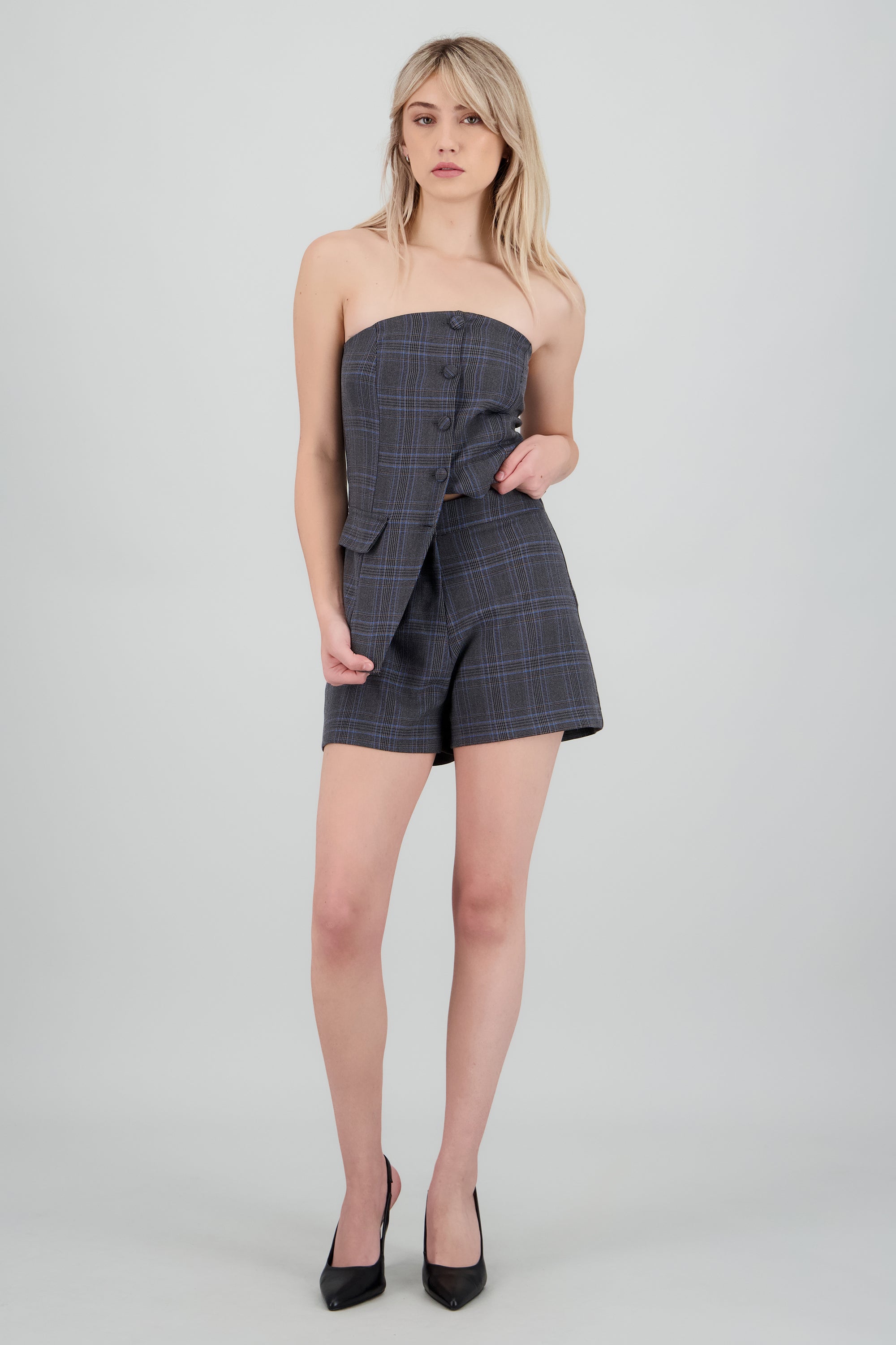 Shorts pretina lisa estampado cuadros GRIS COMBO