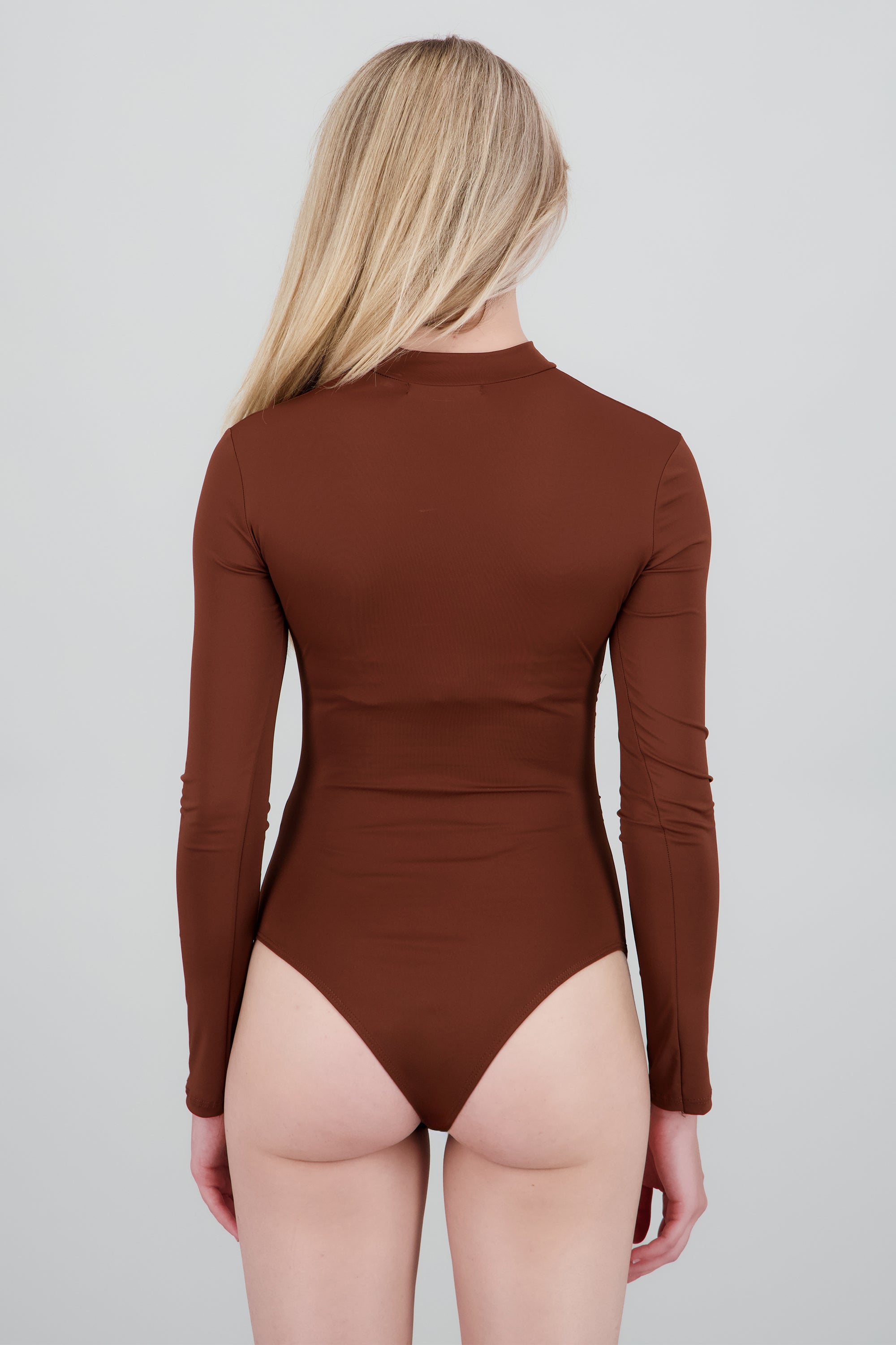 Body cuello alto detalle drapeado CHOCOLATE