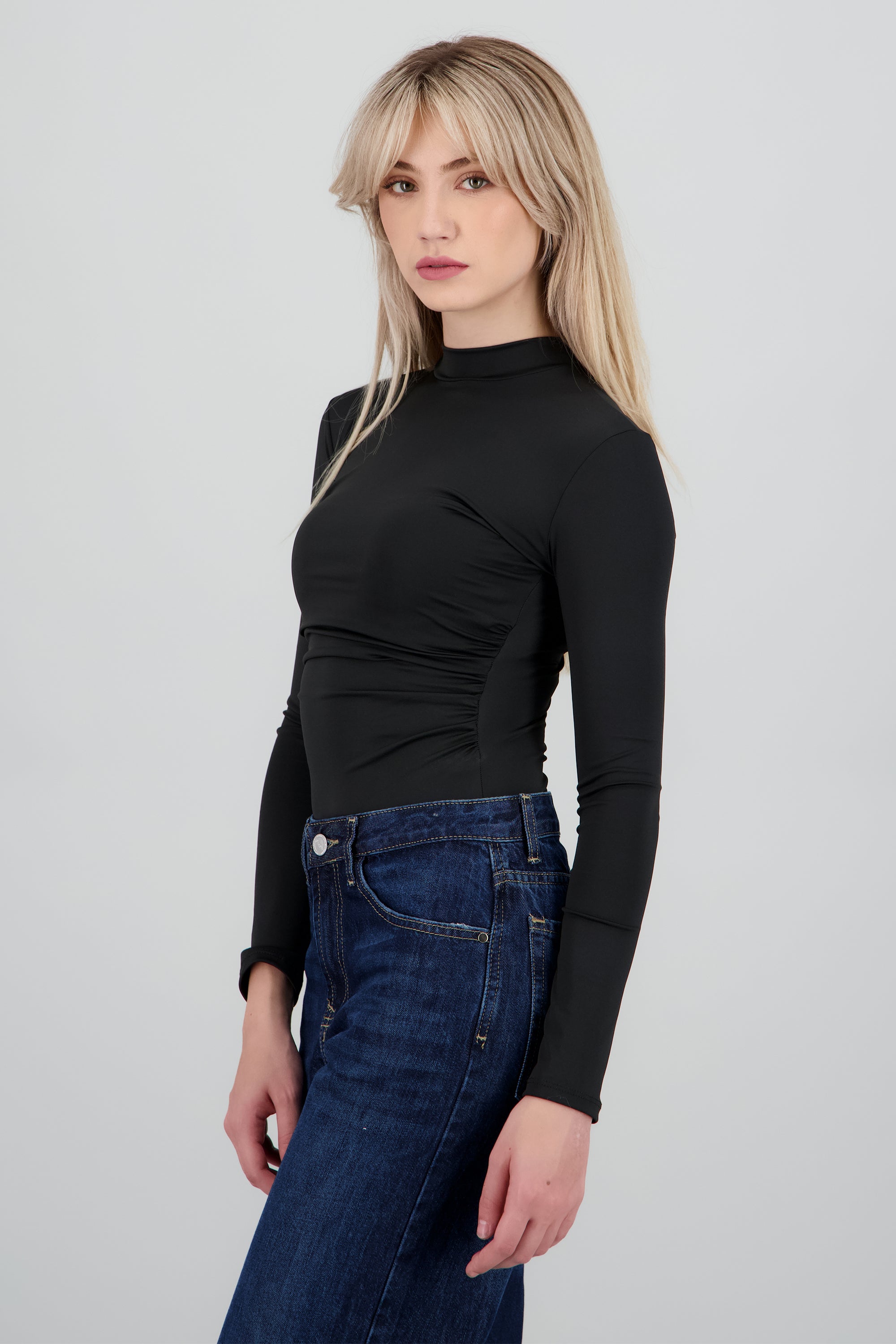 Body cuello alto detalle drapeado NEGRO