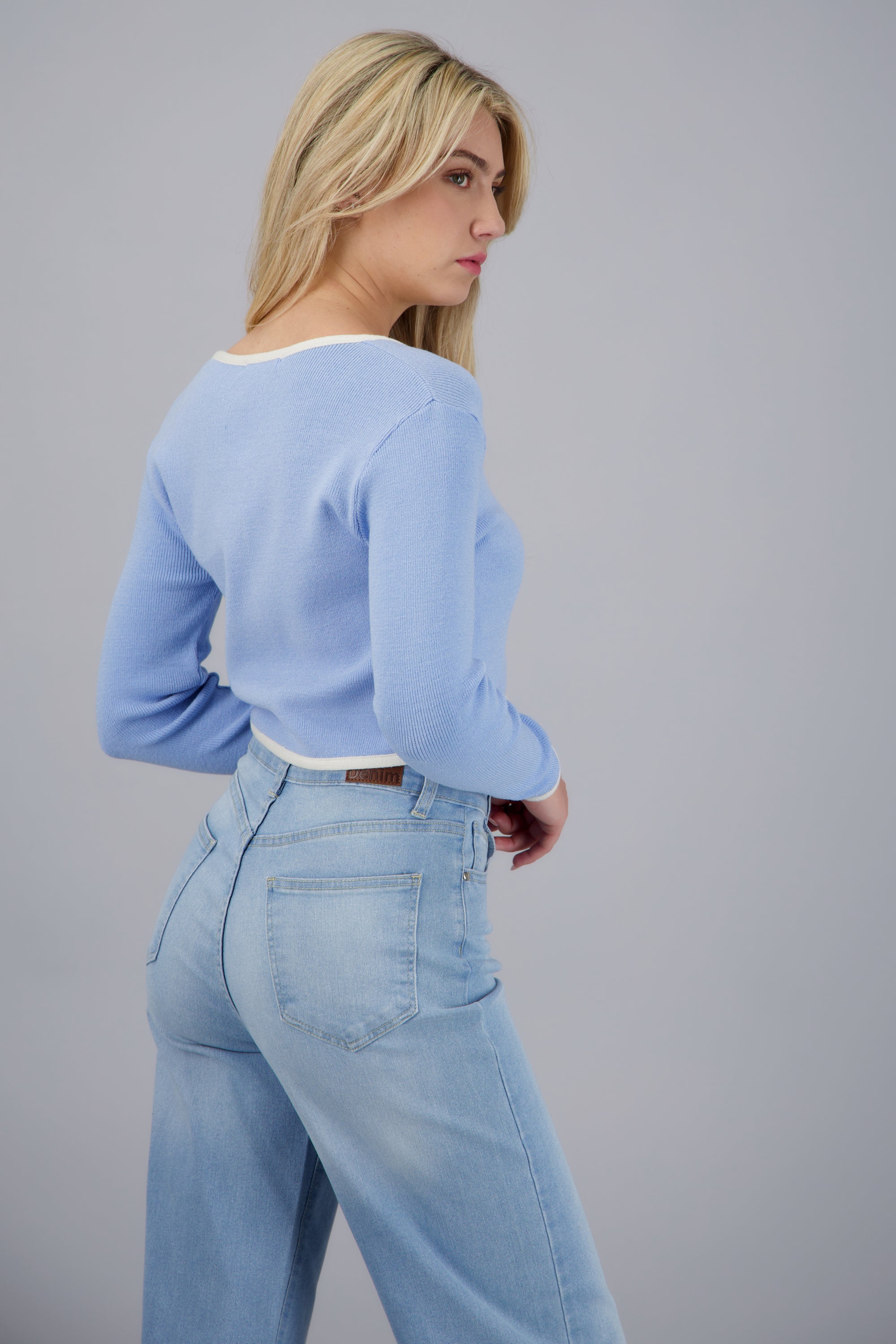Cardigan escote cuadrado contraste AZUL PASTEL