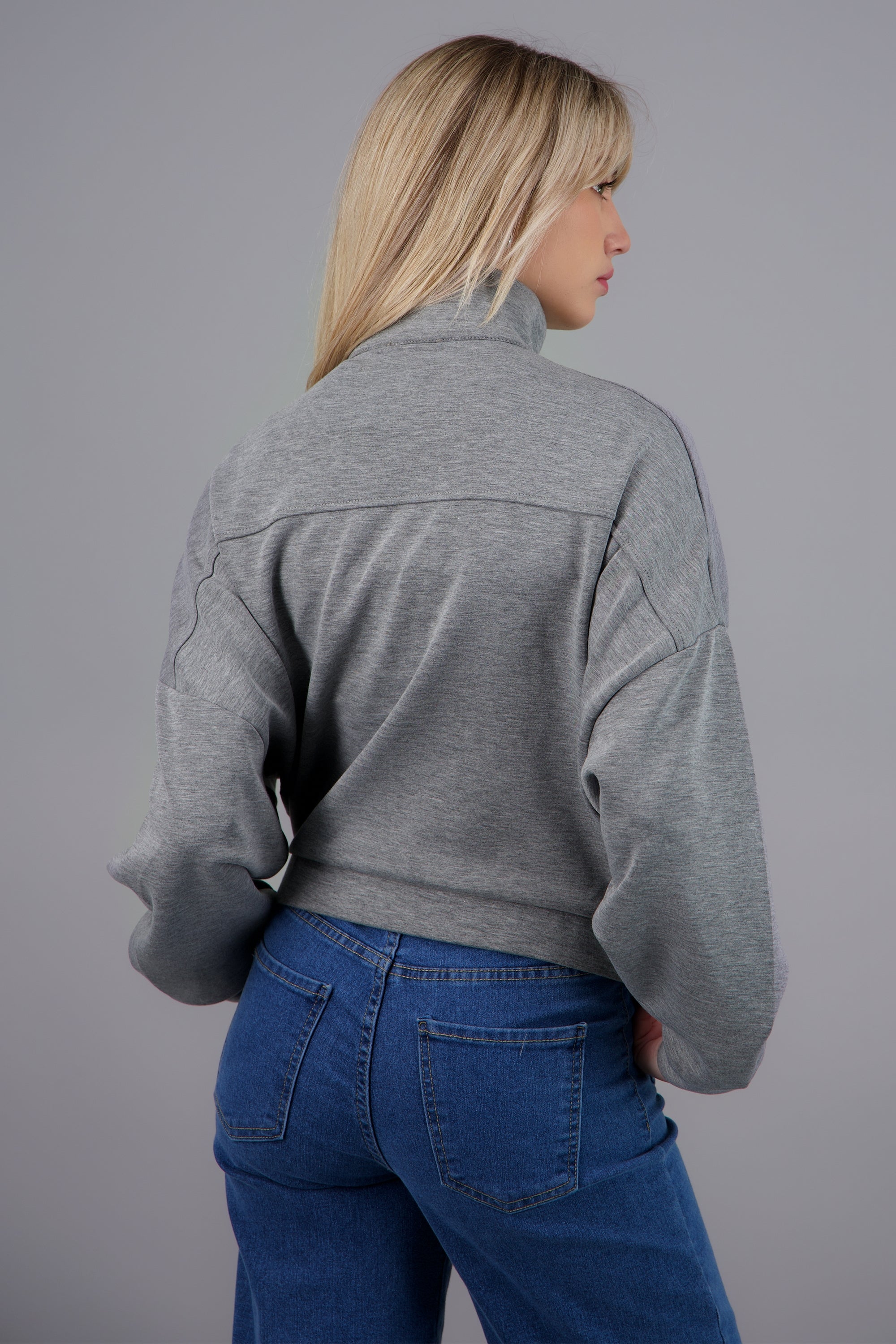 CHAMARRA BOXY CUELLO ALTO GRIS