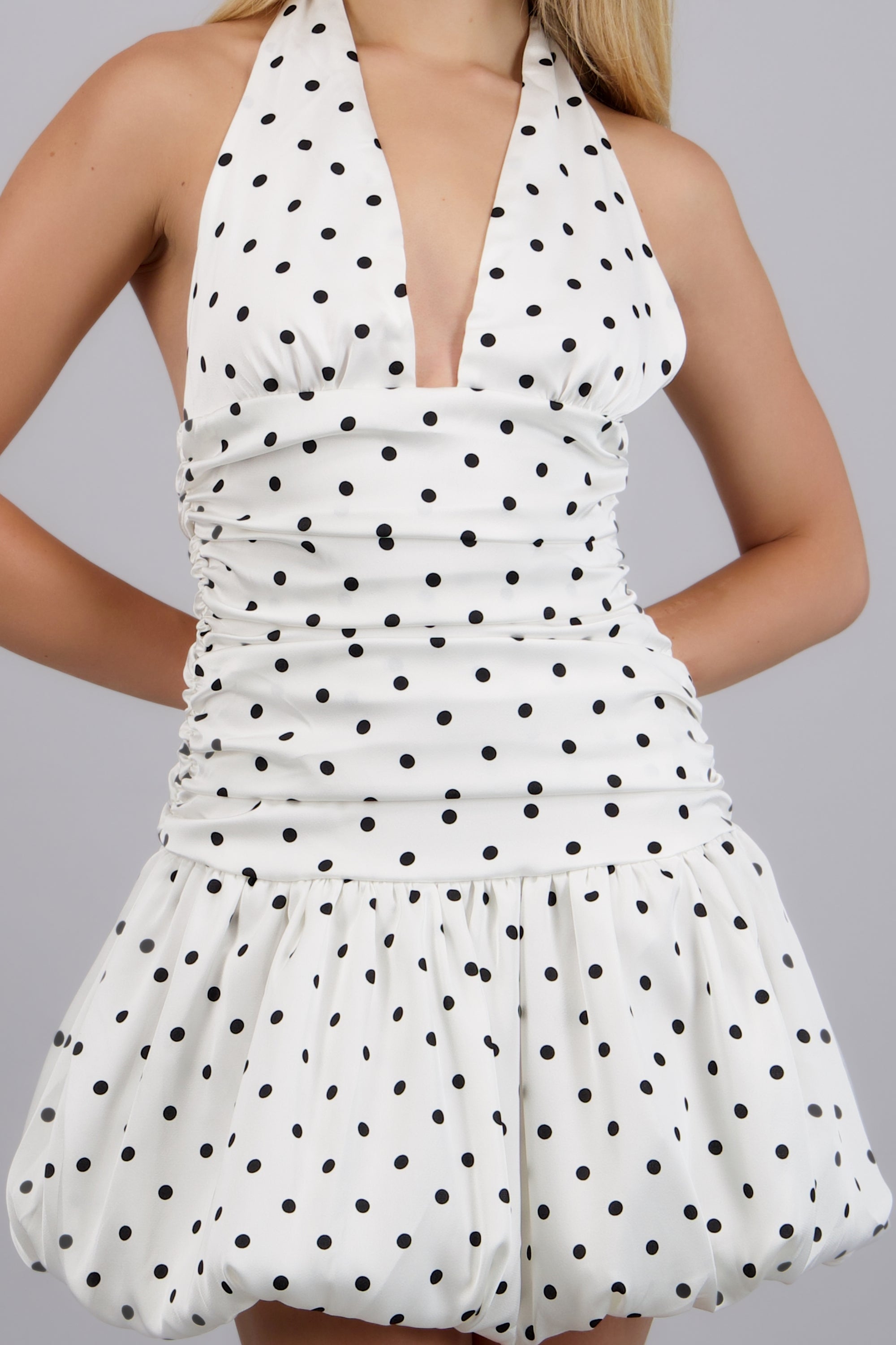Vestido halter polka dots satin BLANCO COMBO