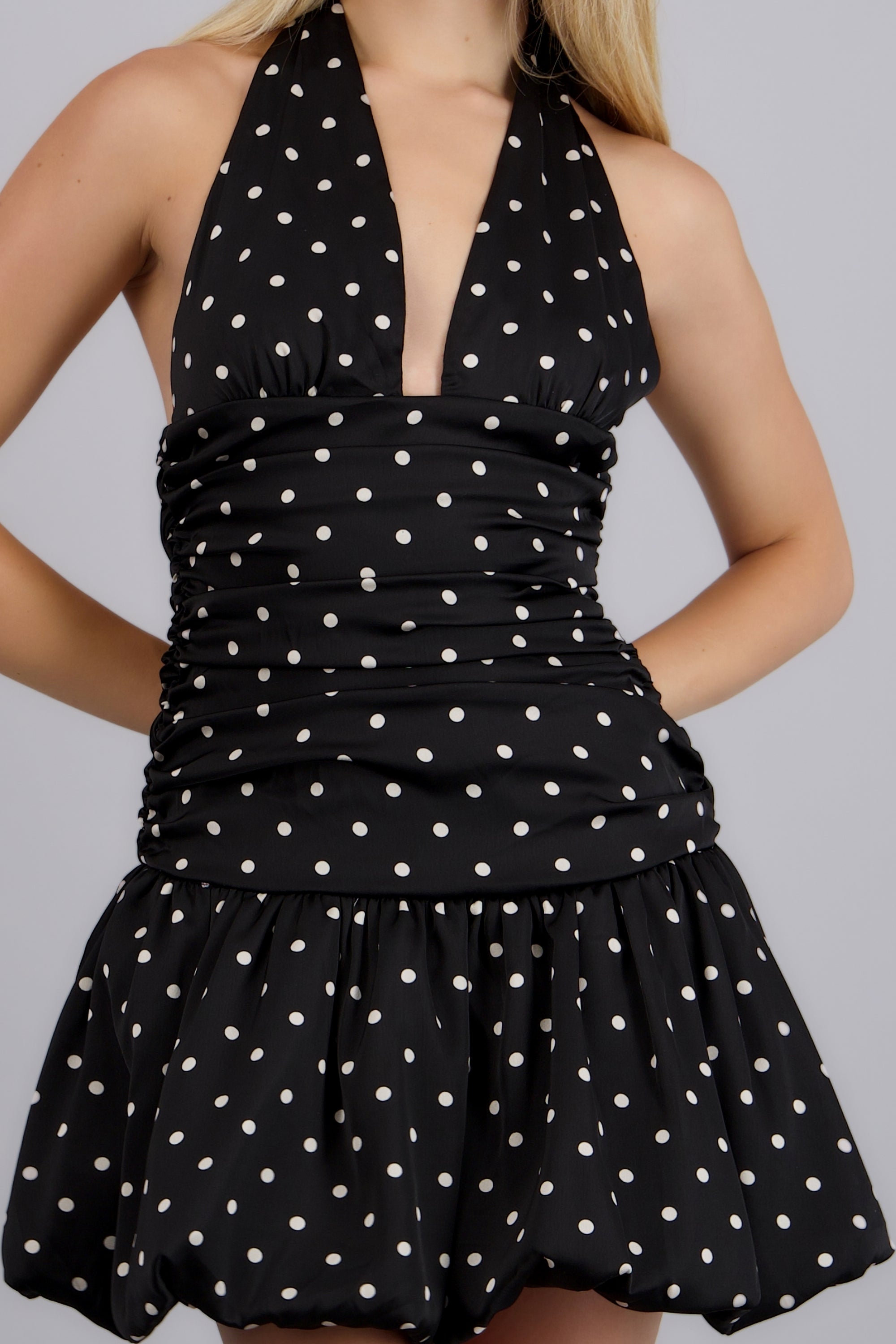 Vestido halter polka dots satin NEGRO COMBO