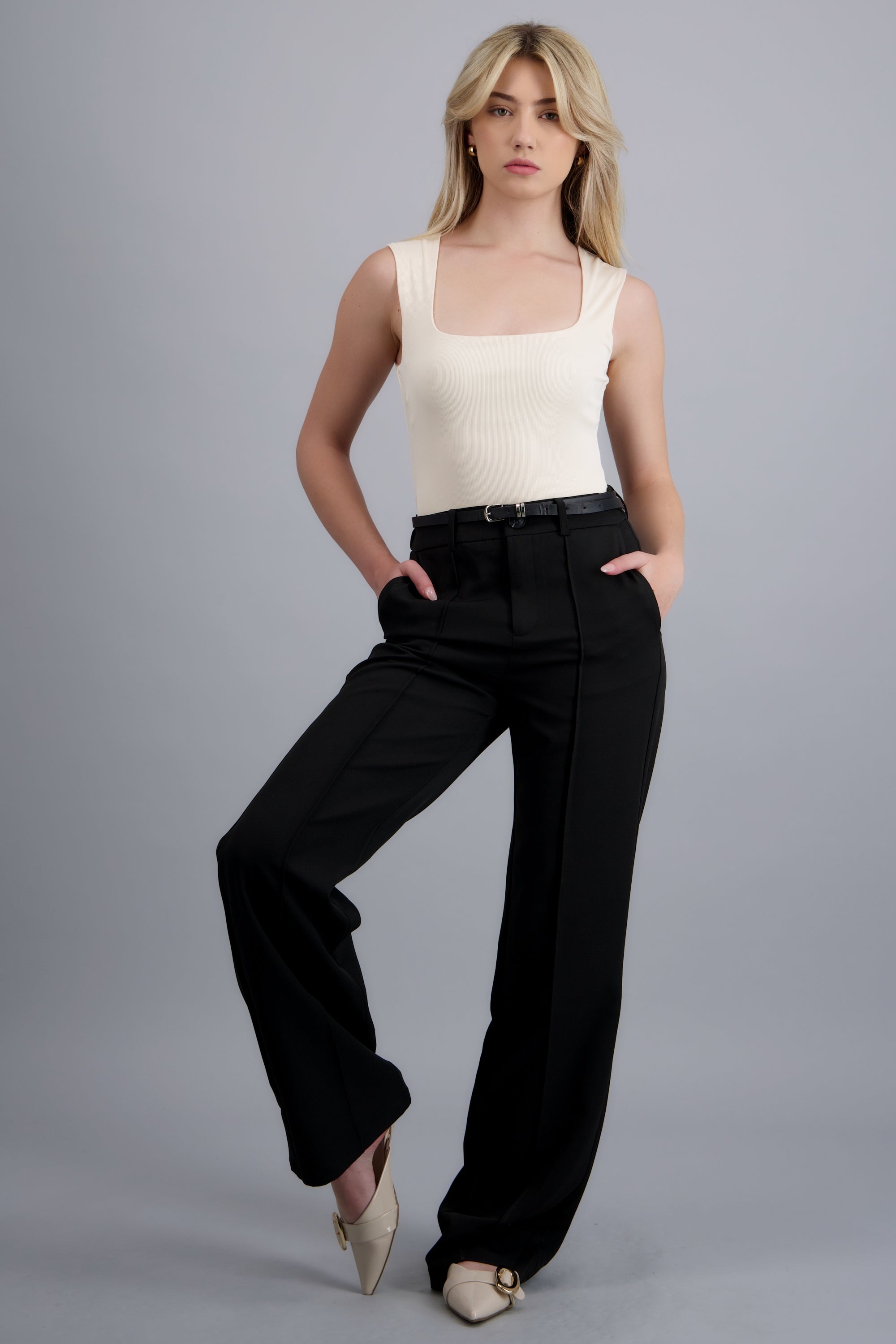 Flat slingback hebilla circular HUESO