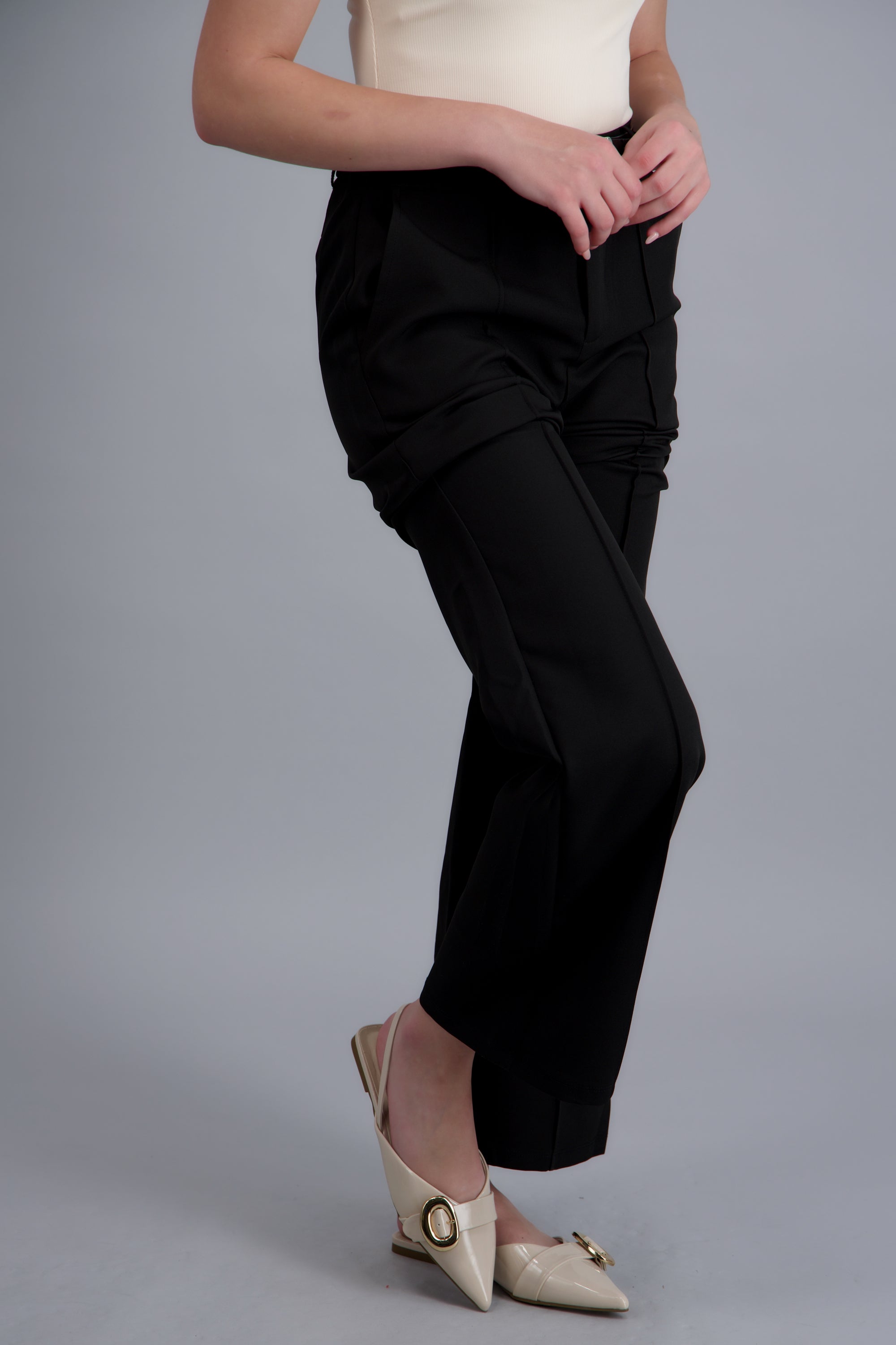 Flat slingback hebilla circular HUESO