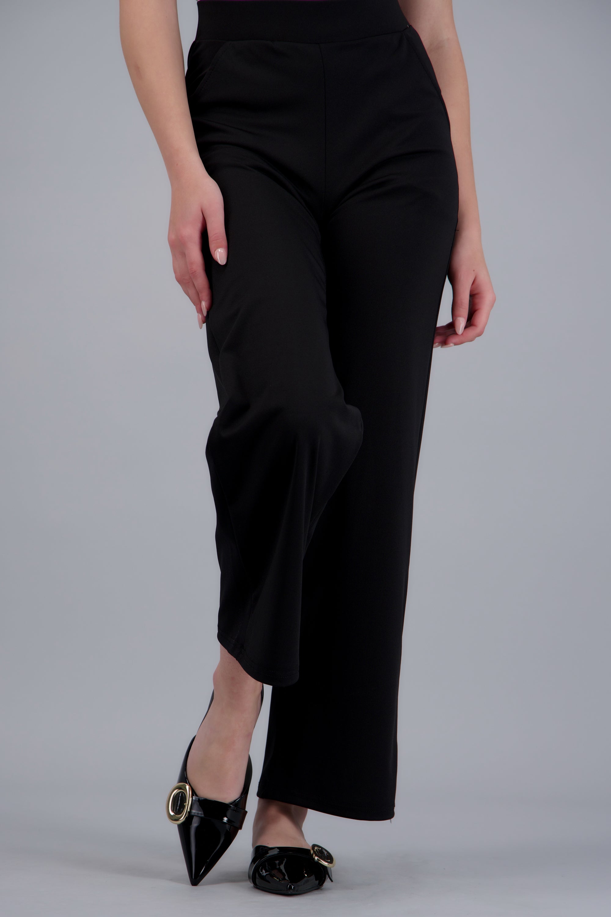 Flat slingback hebilla circular NEGRO