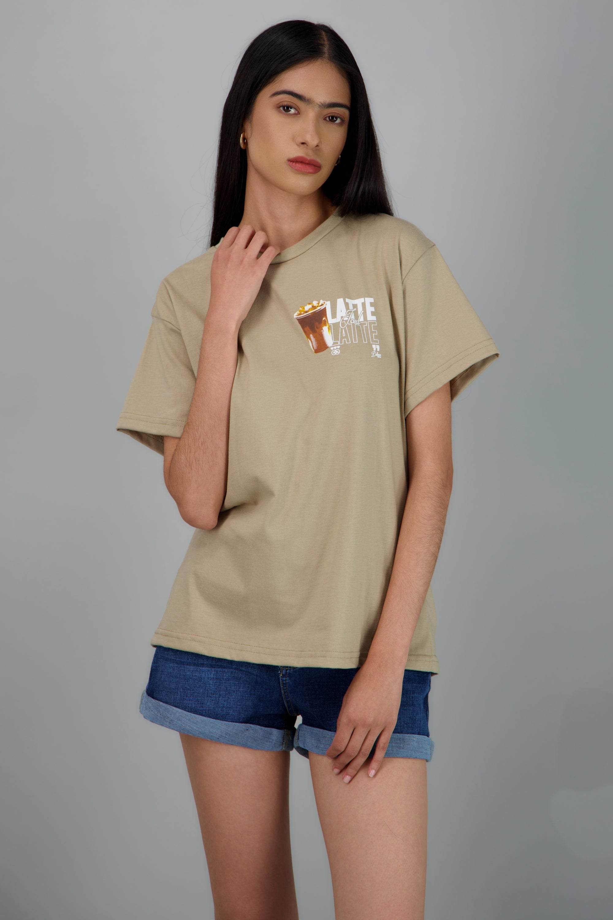 Playera manga corta estampado latte BEIGE