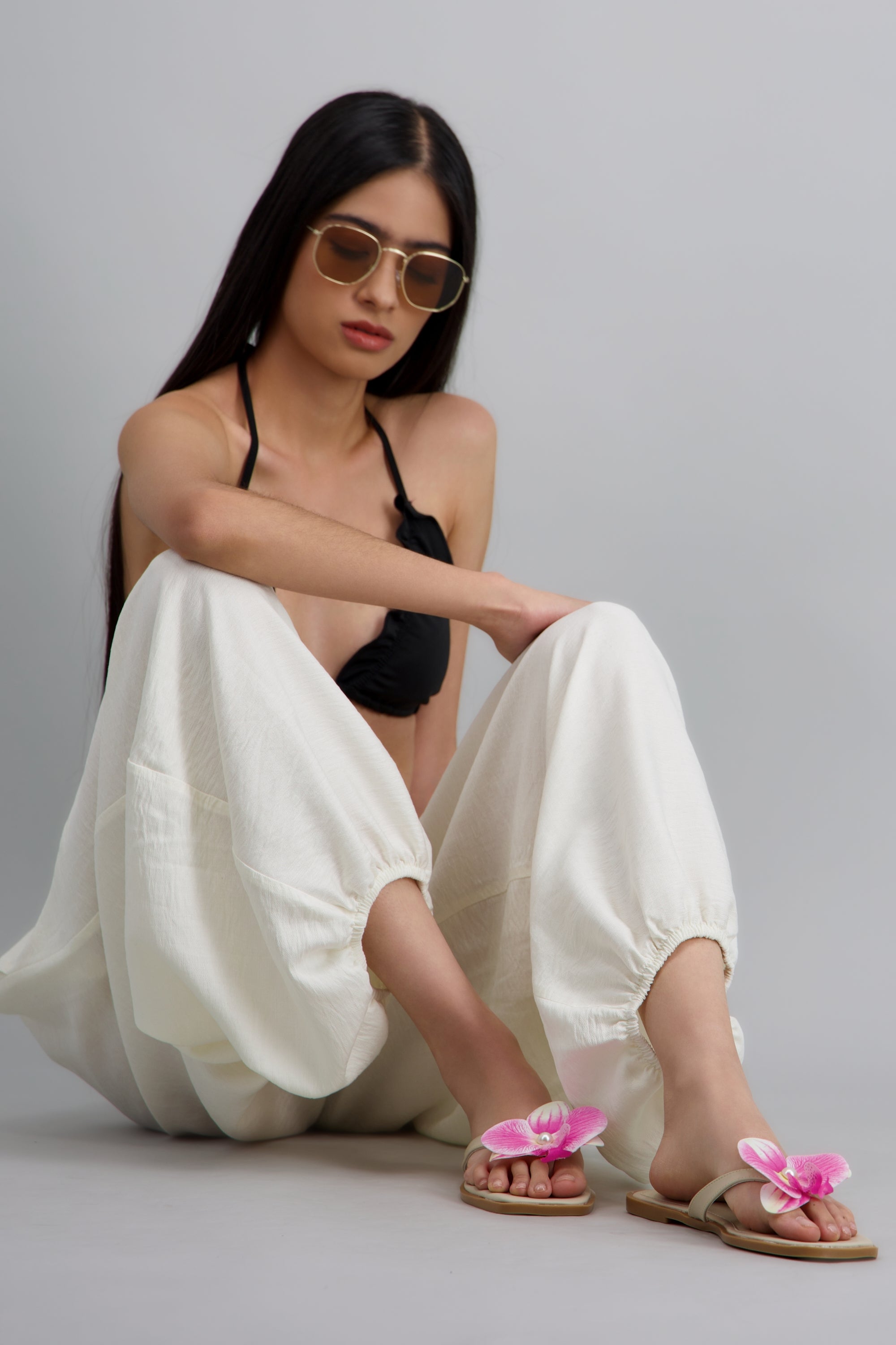 Sandalia pata de gallo flor NUDE