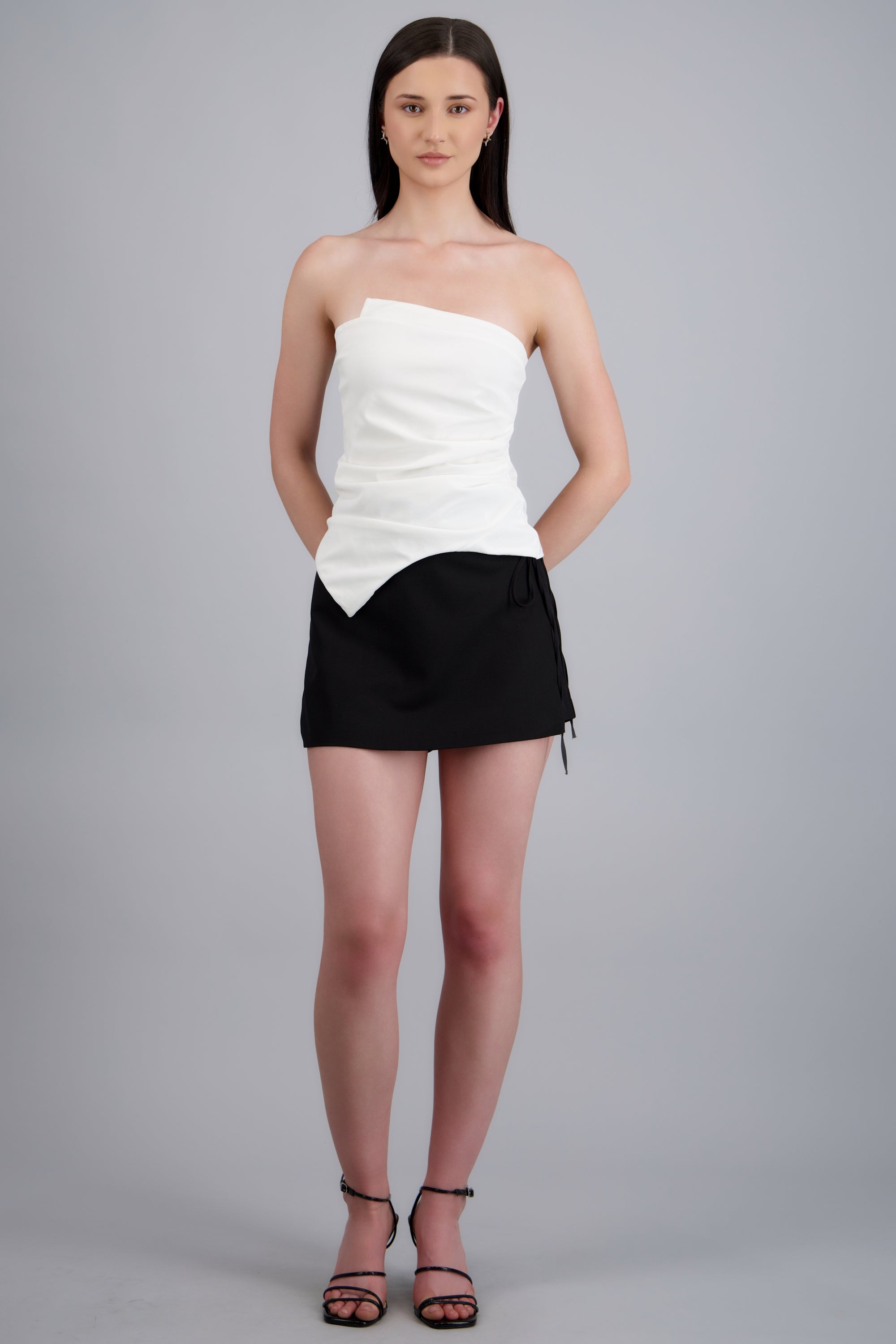 Falda short sastreado NEGRO