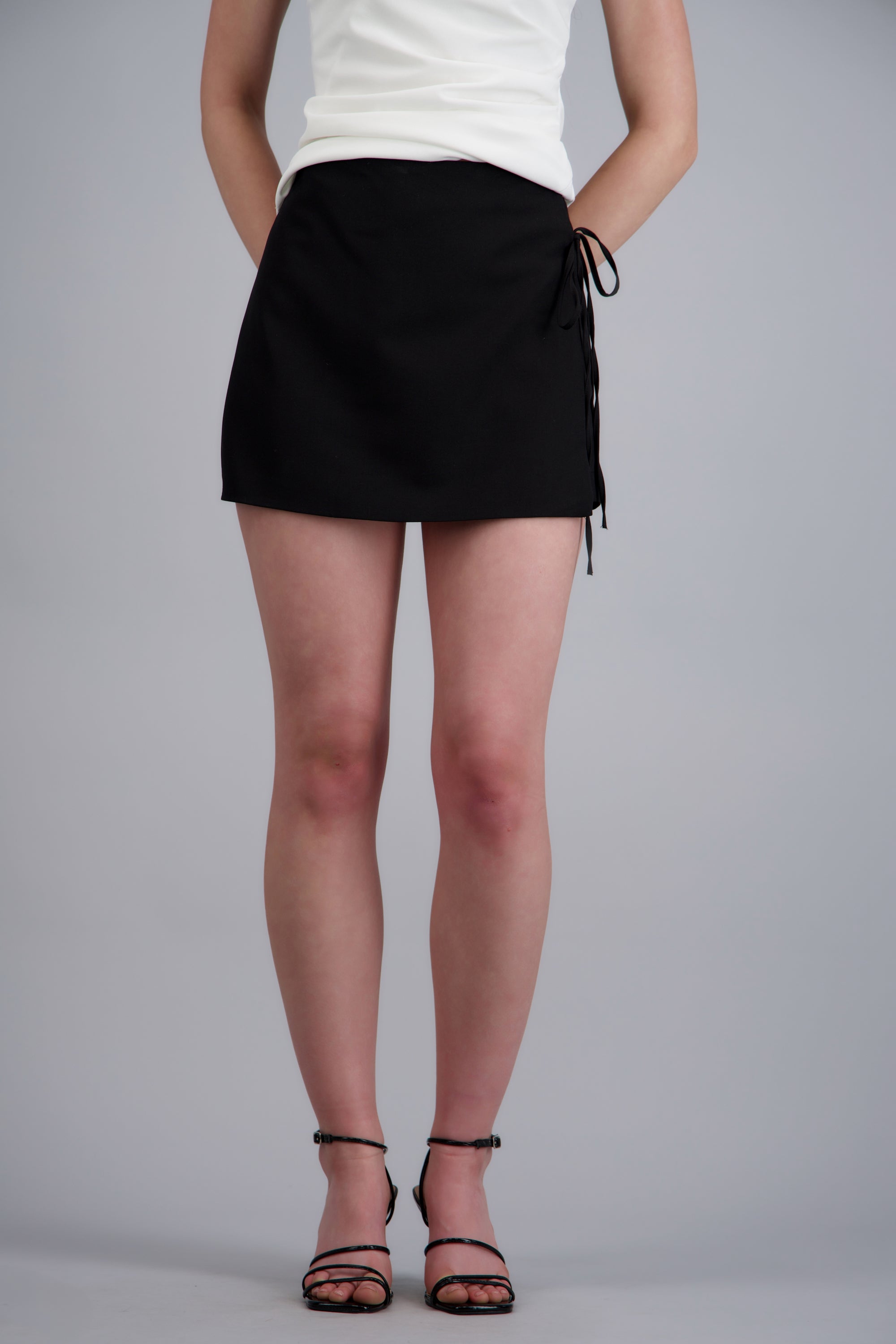 Falda short sastreado NEGRO