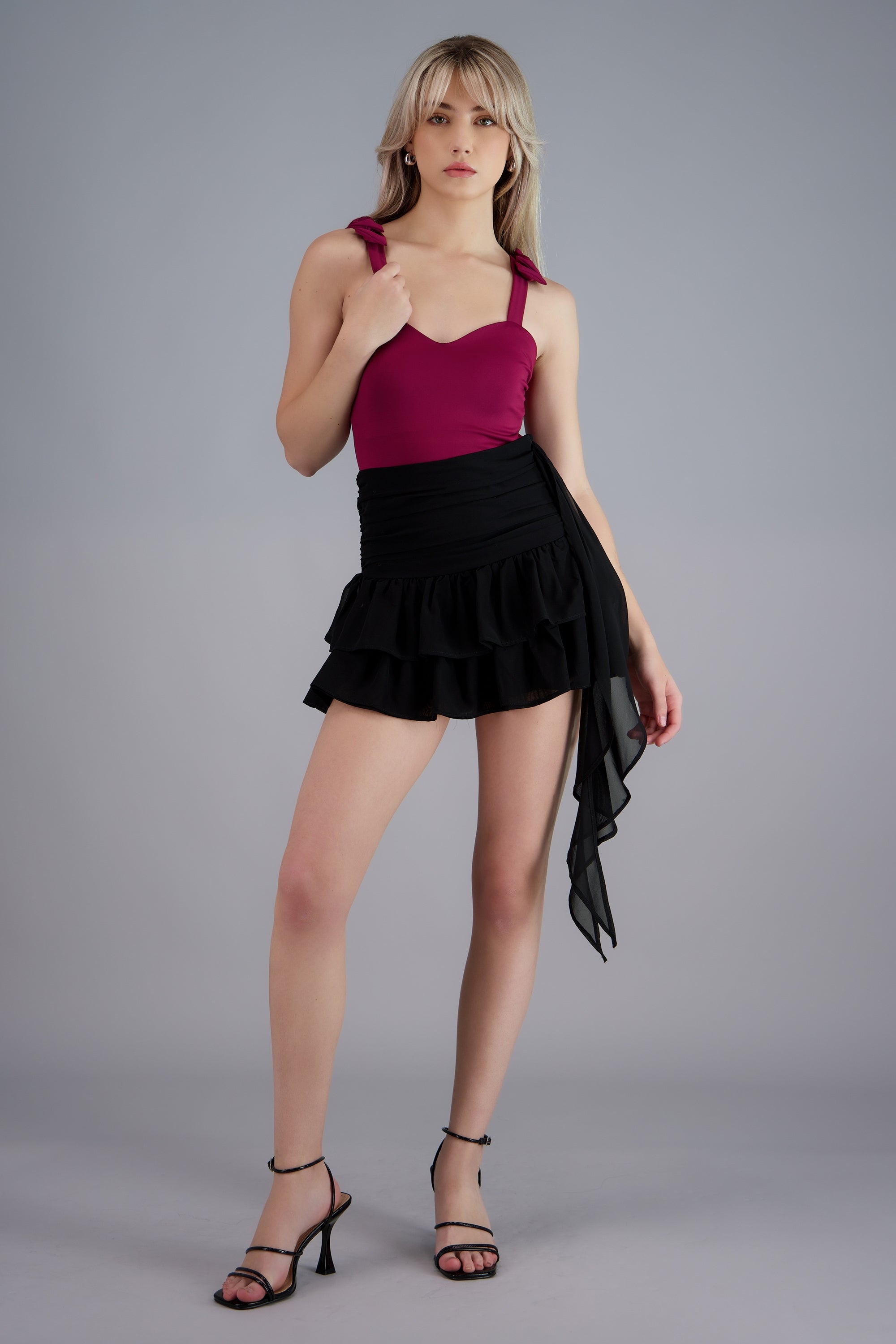 Falda short pliegues olanes de chiffon NEGRO