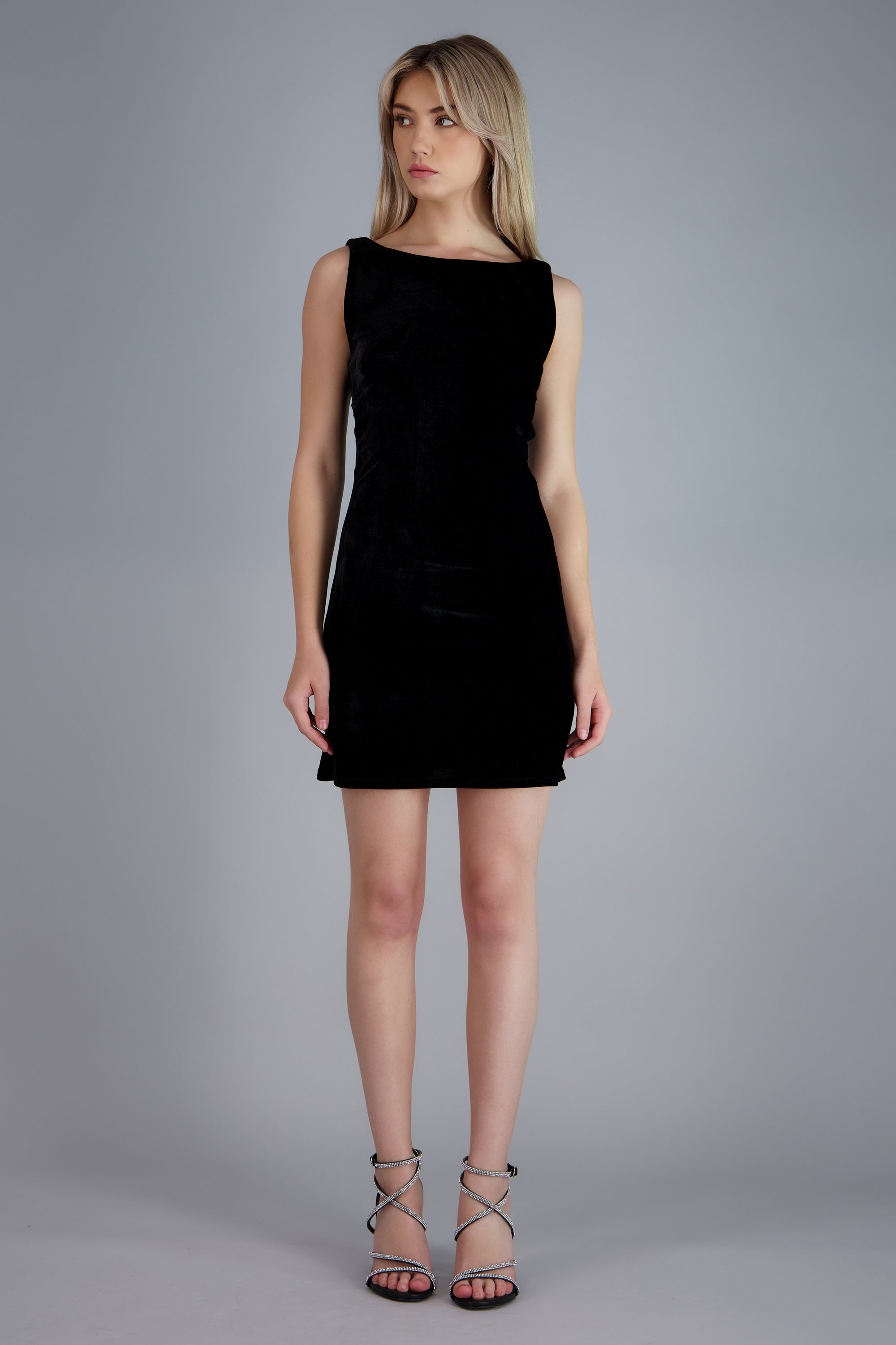 Vestido corto sin mangas de terciopelo NEGRO