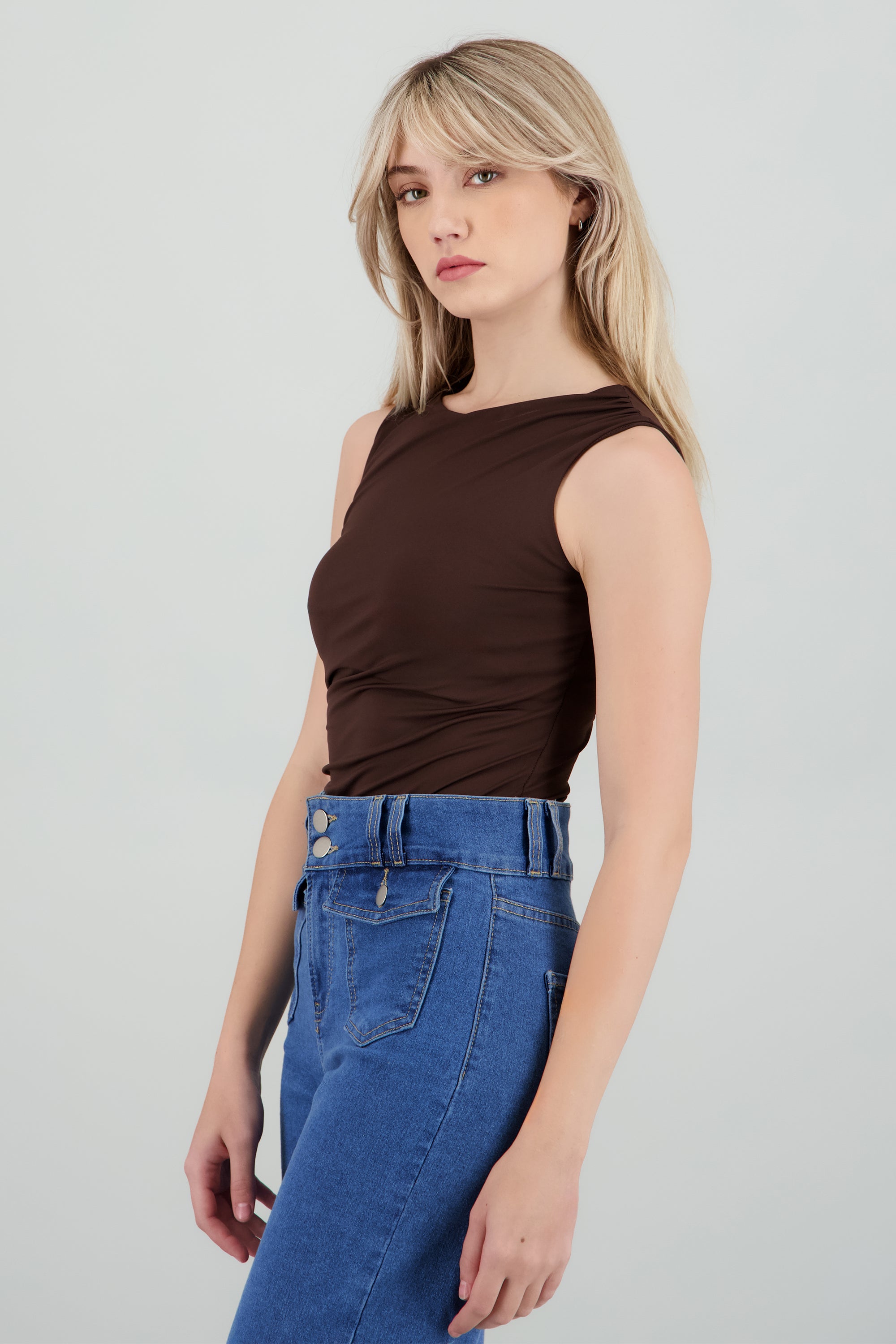 Bodysuit frunce hombro y costado CAFE