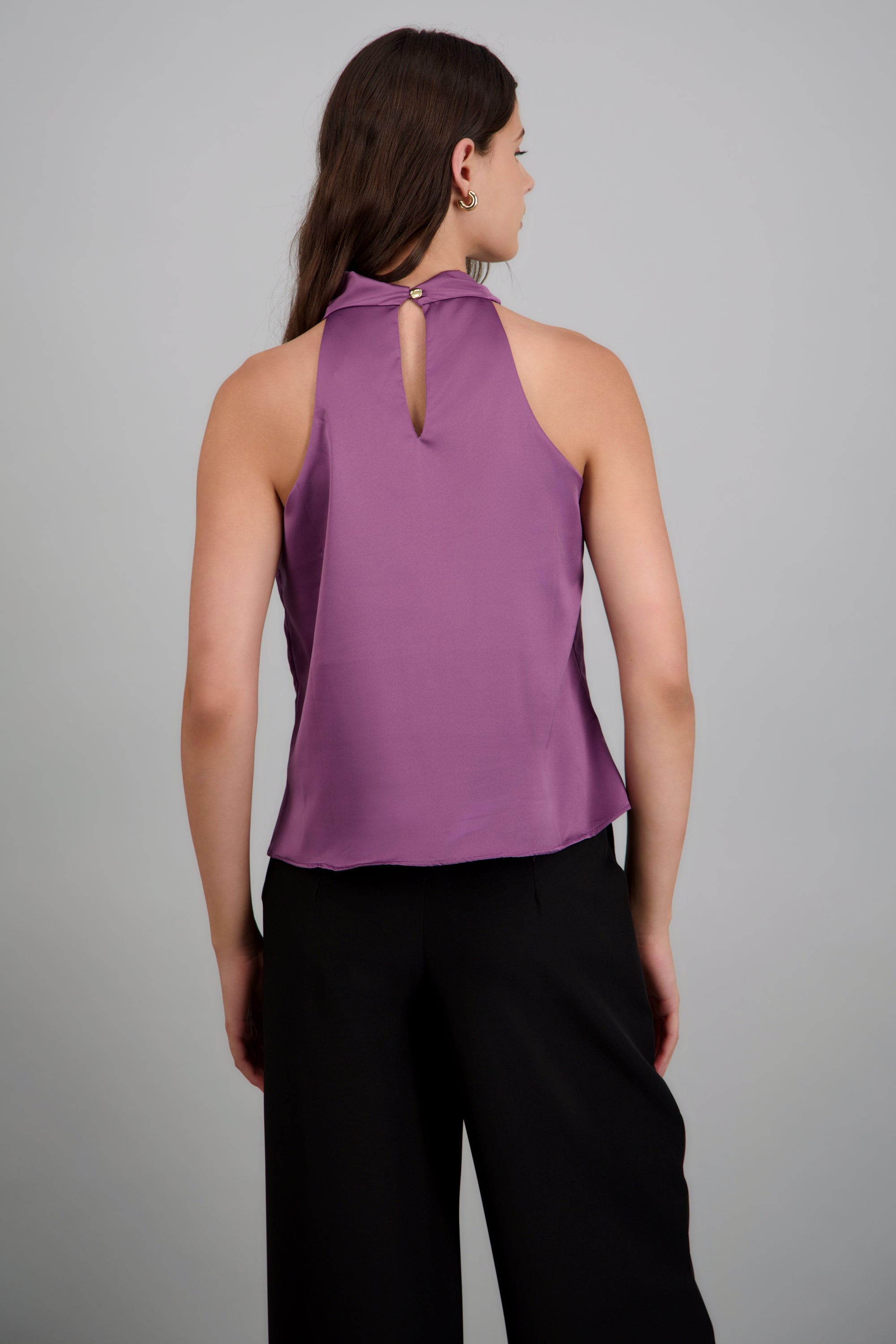 Blusa halter satin detalle hebilla irregular LILA OBSCURO