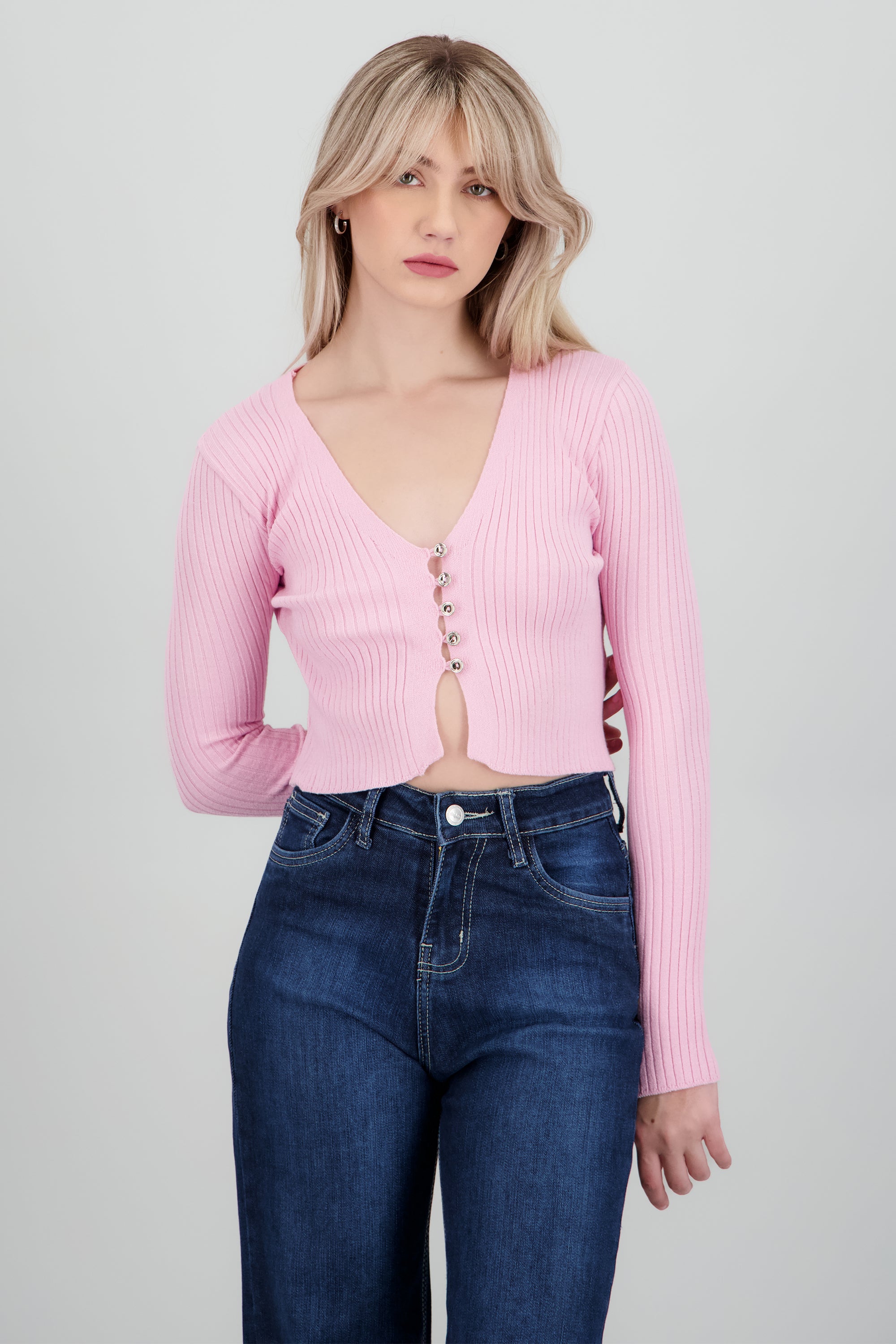 Cardigan crop cuello V botones ROSA PASTEL