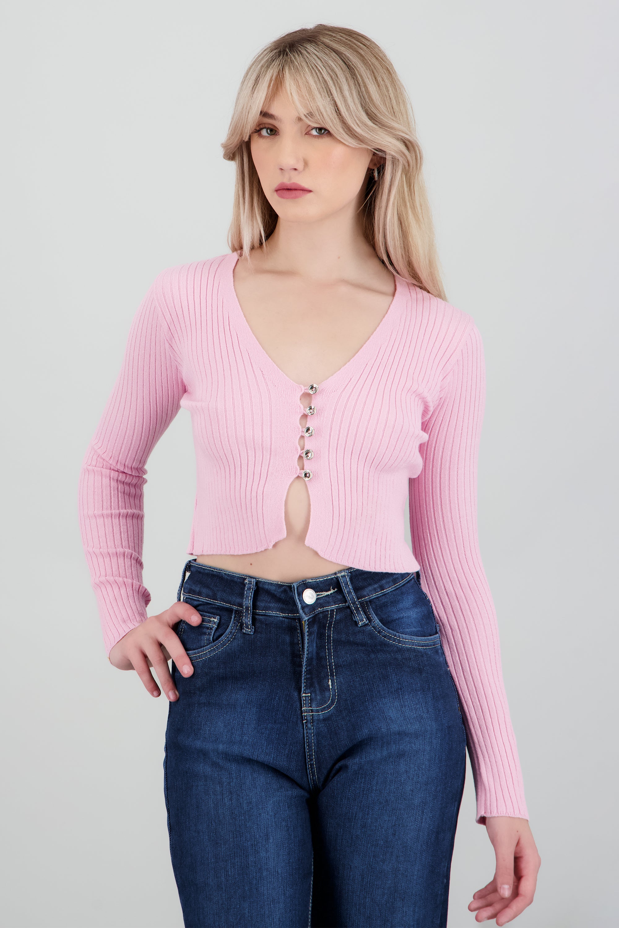 Cardigan crop cuello V botones ROSA PASTEL