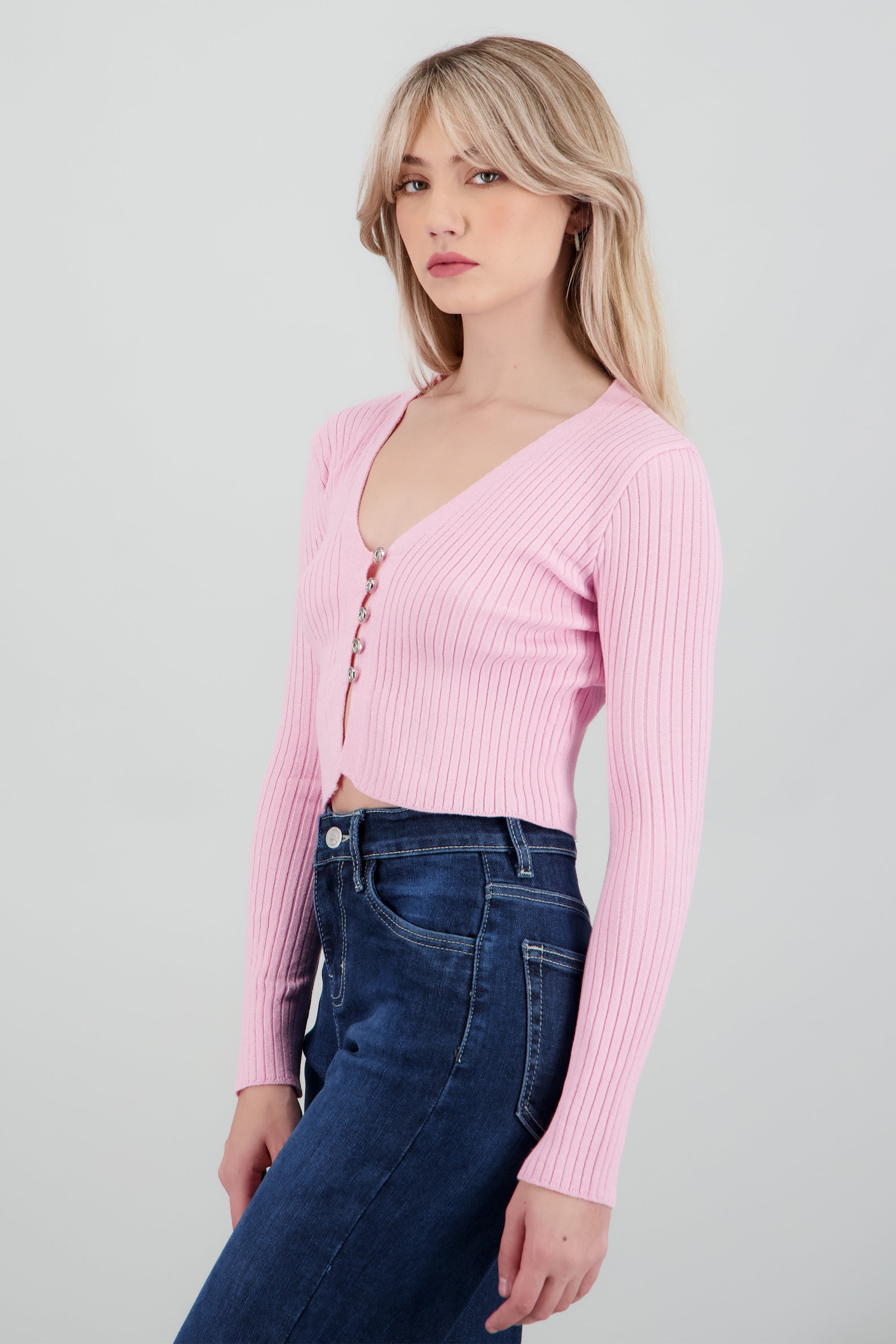 Cardigan crop cuello V botones ROSA PASTEL
