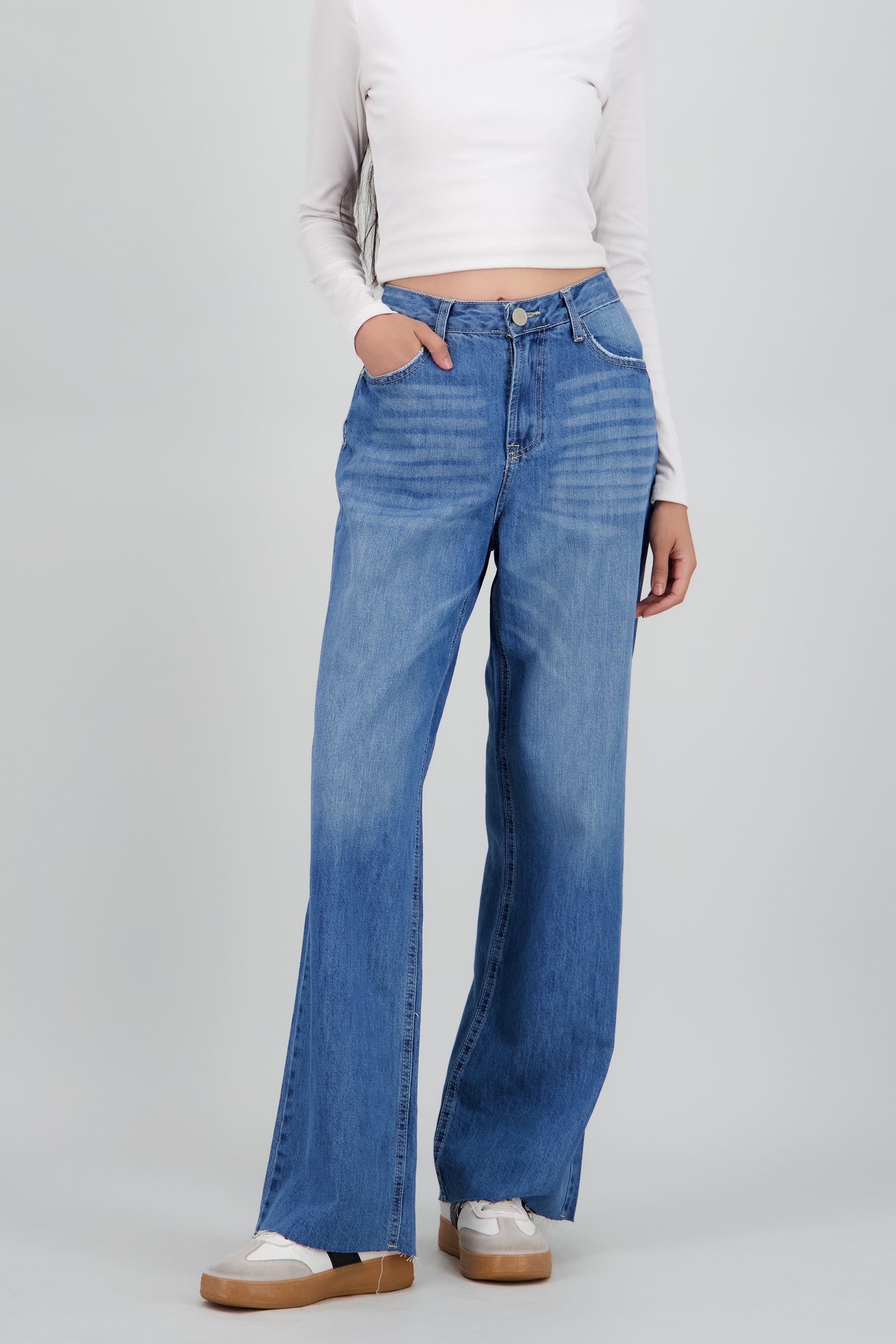 Jeans straight wide desgastado MEDIUM WASH