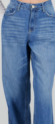 MEDIUM WASH